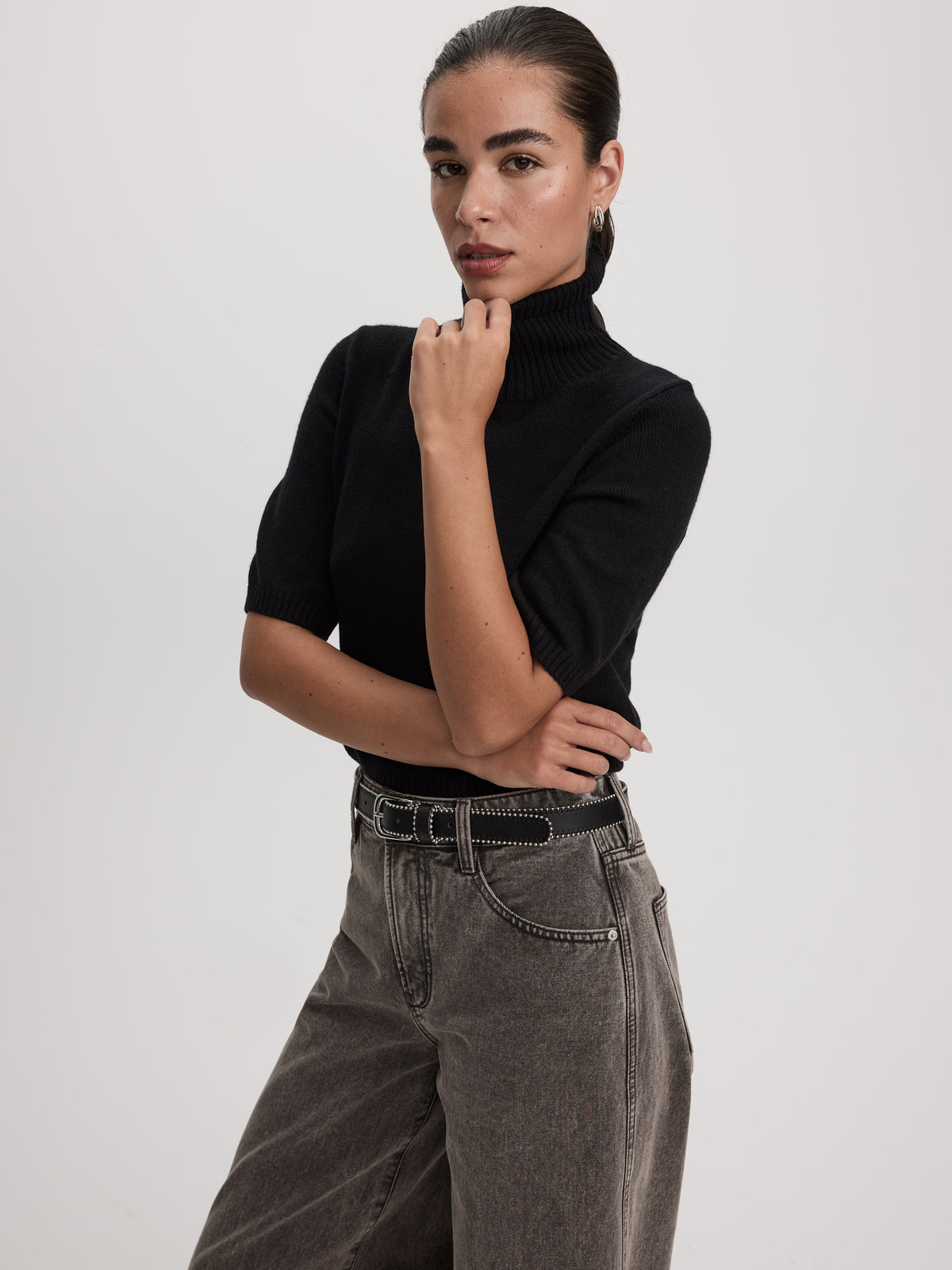 Cashmere-Blend Elbow-Sleeve Turtleneck Sweater