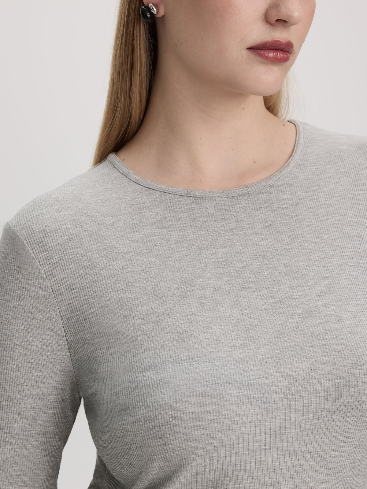 Long-Sleeve Crew-Neck Ribbed T-Shirt - R Essentials