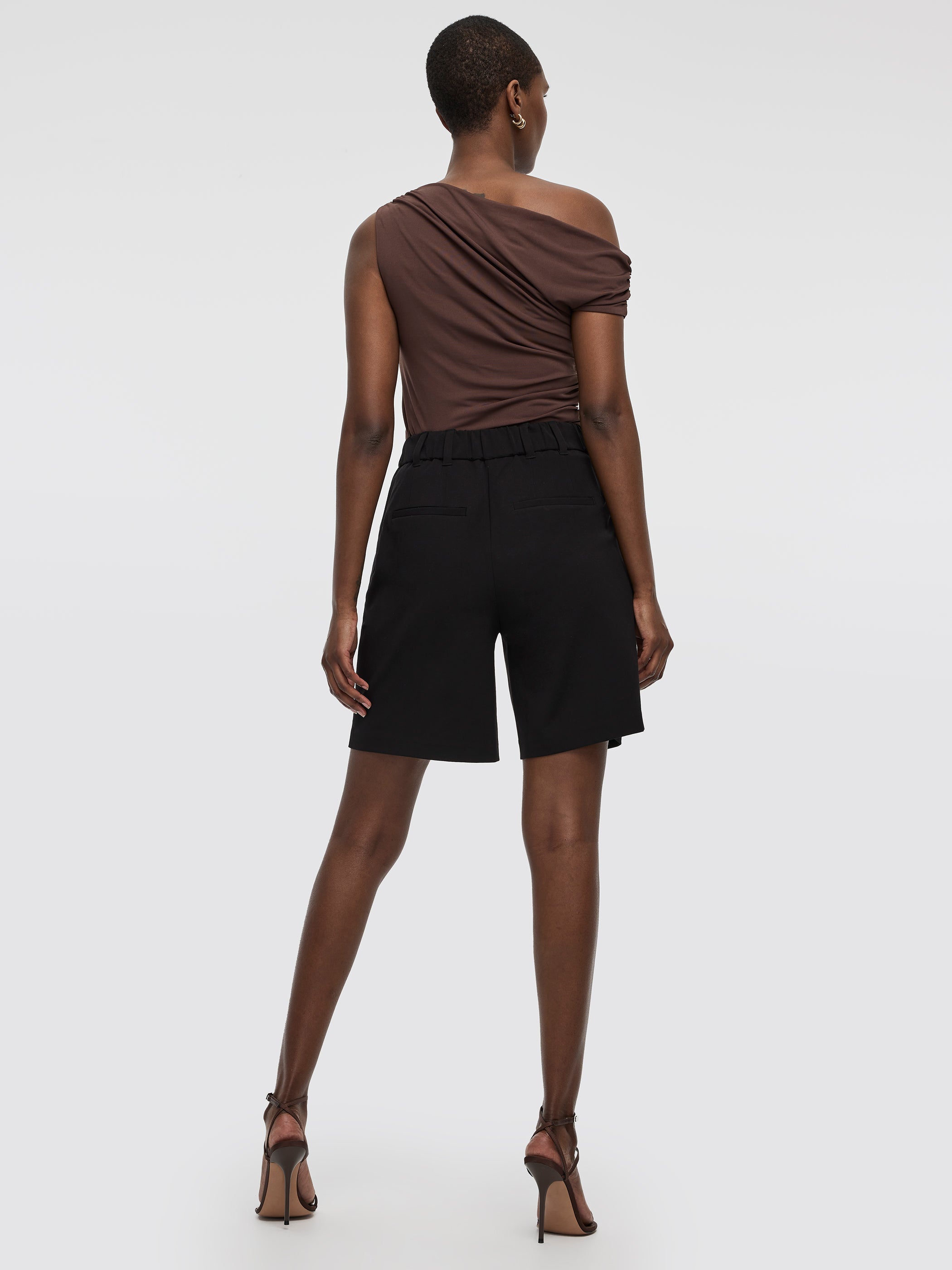 High-Rise Bermuda - The Timeless