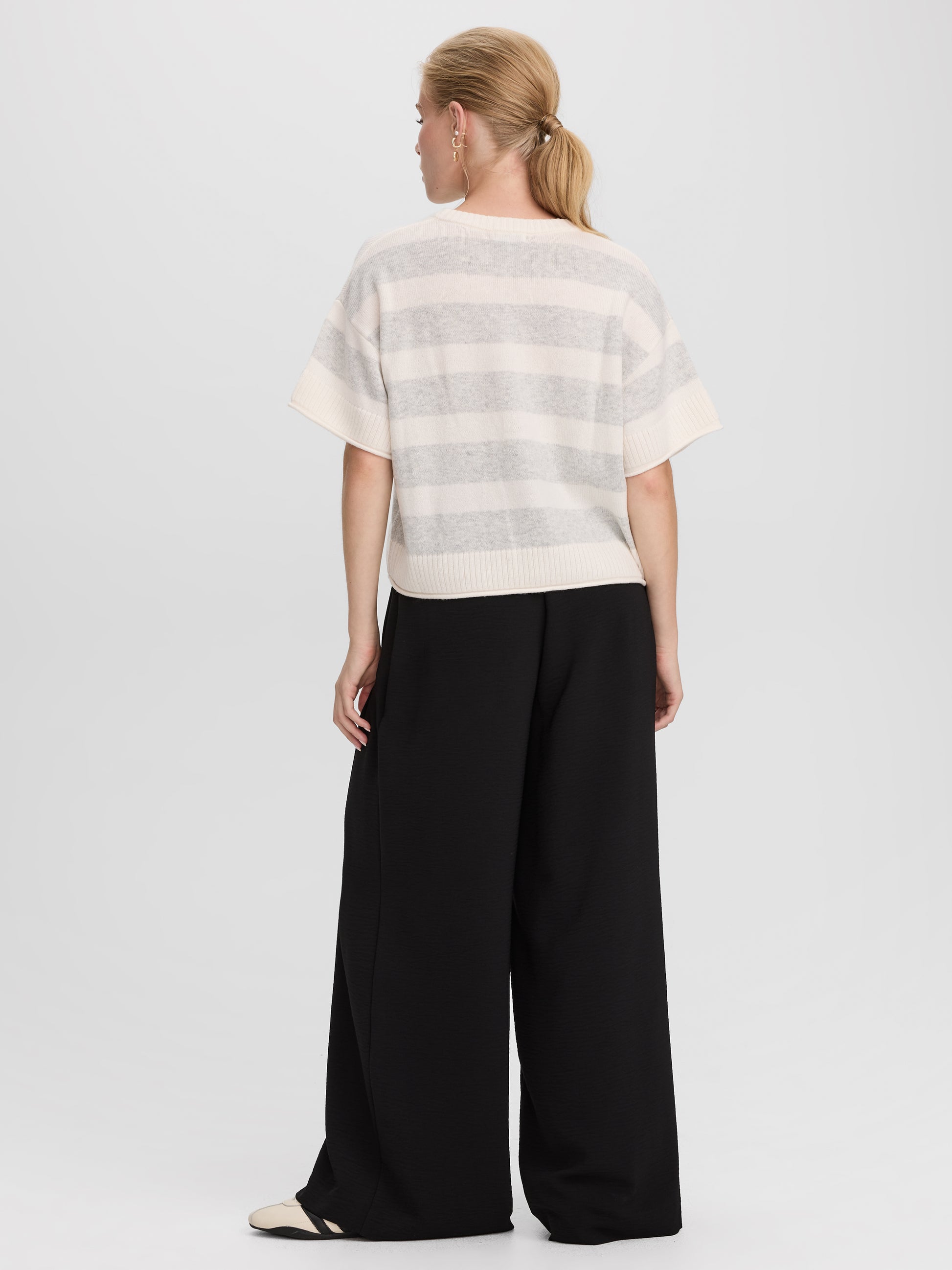 Cashmere-Blend Short-Sleeve Crew-Neck Loose Sweater