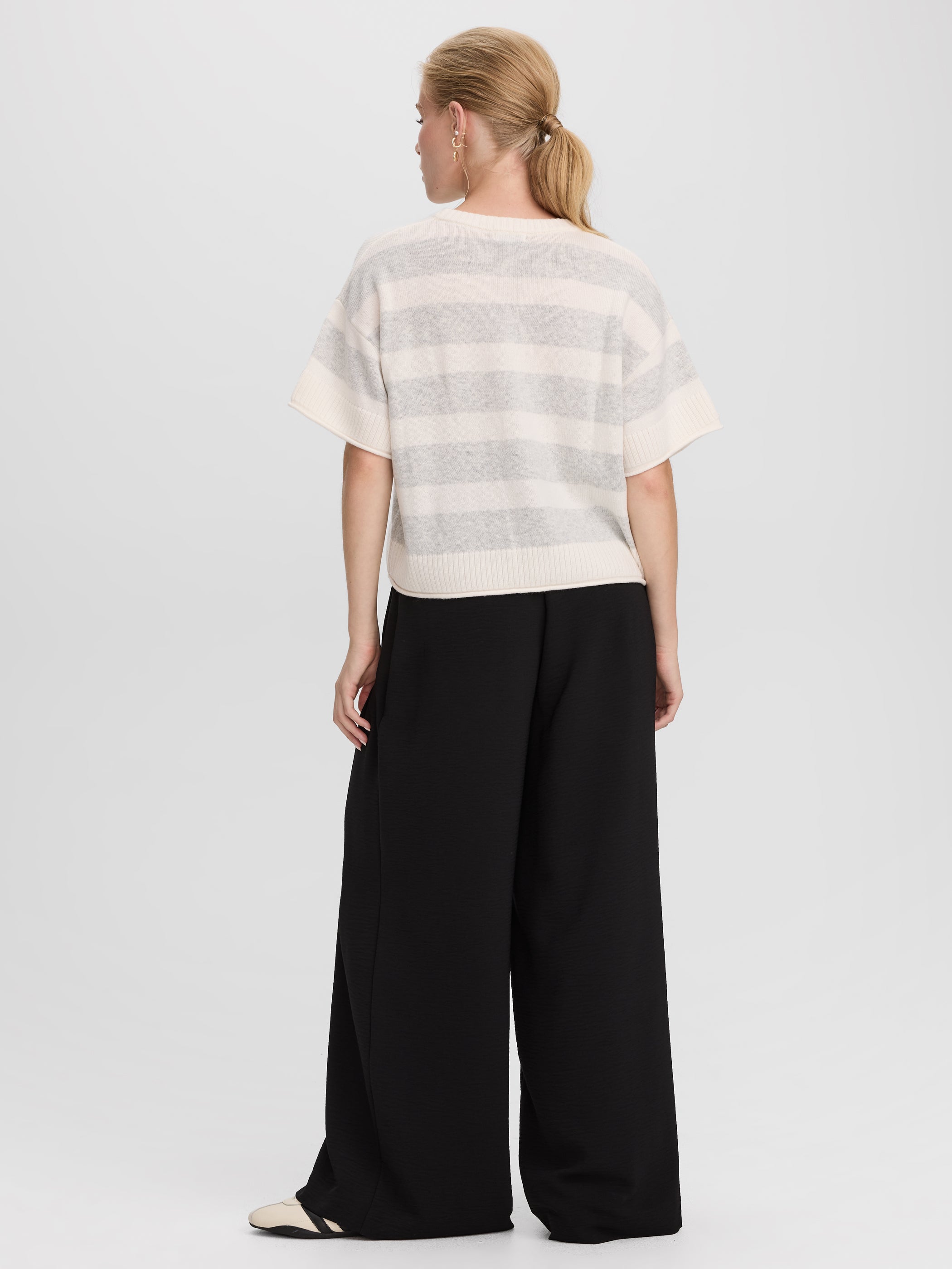 Cashmere-Blend Short-Sleeve Crew-Neck Loose Sweater