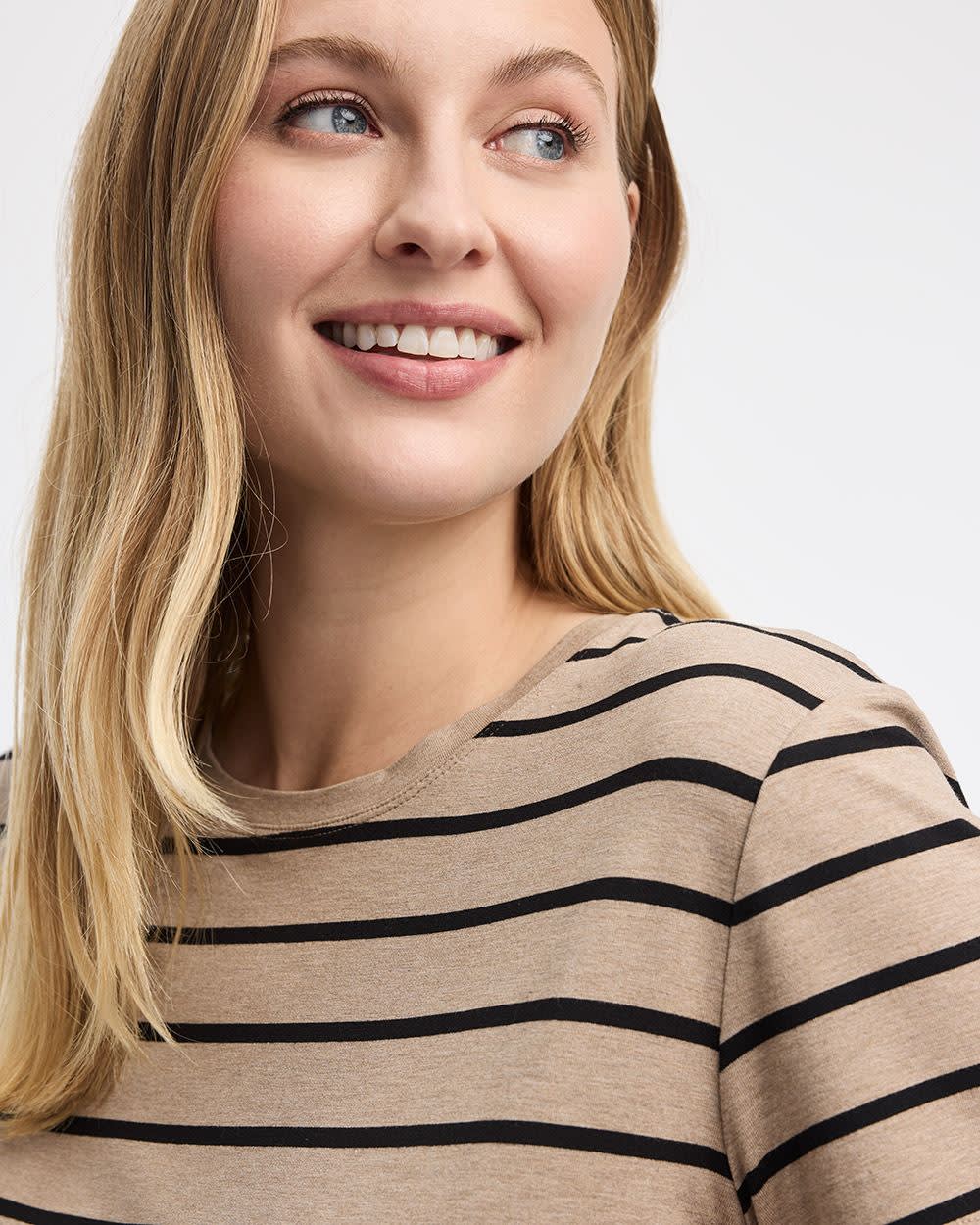 Short-Sleeve Crew-Neck Tee - R Essentials