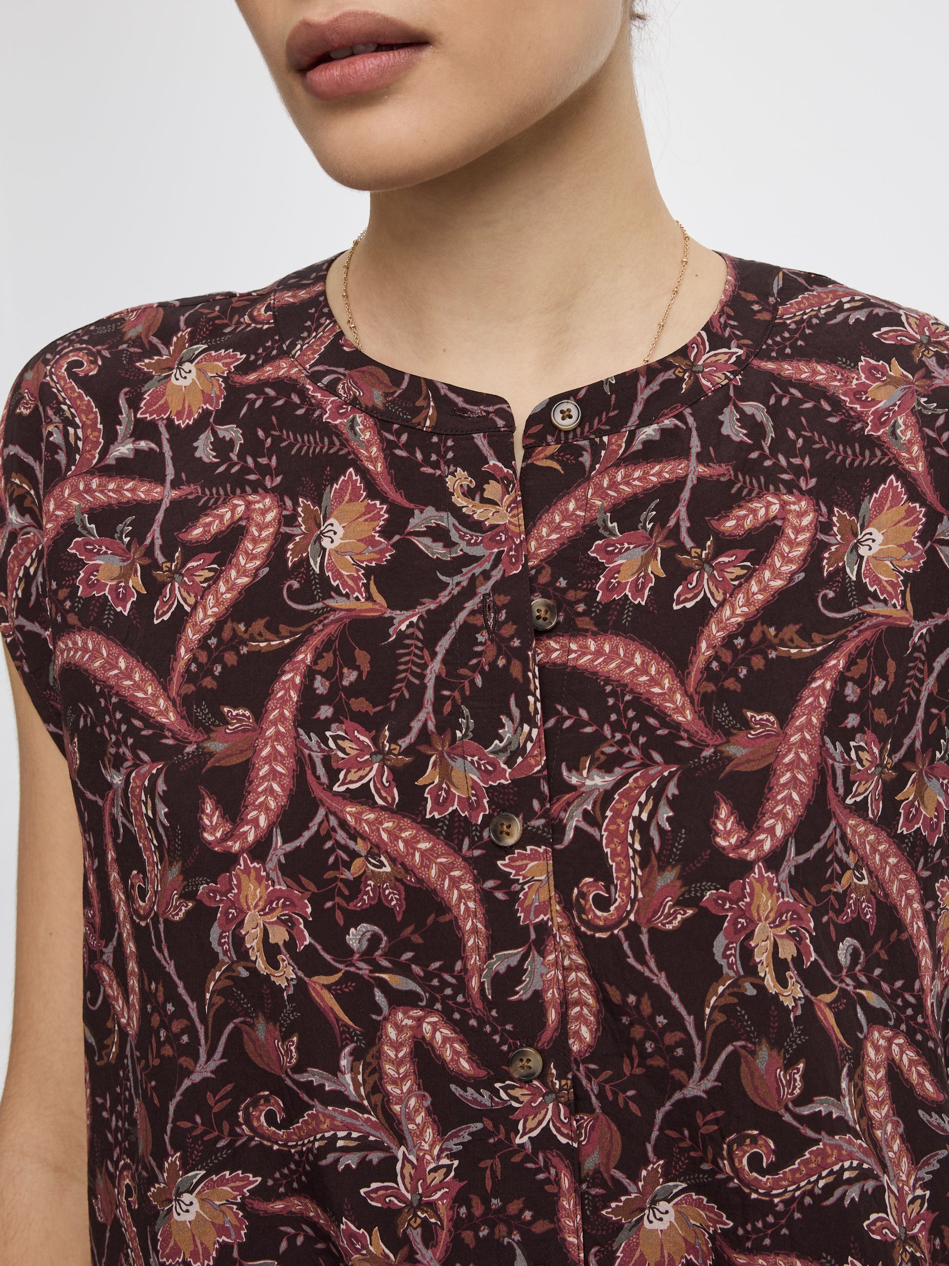 Extended-Sleeve Crew-Neck Buttoned-Down Blouse