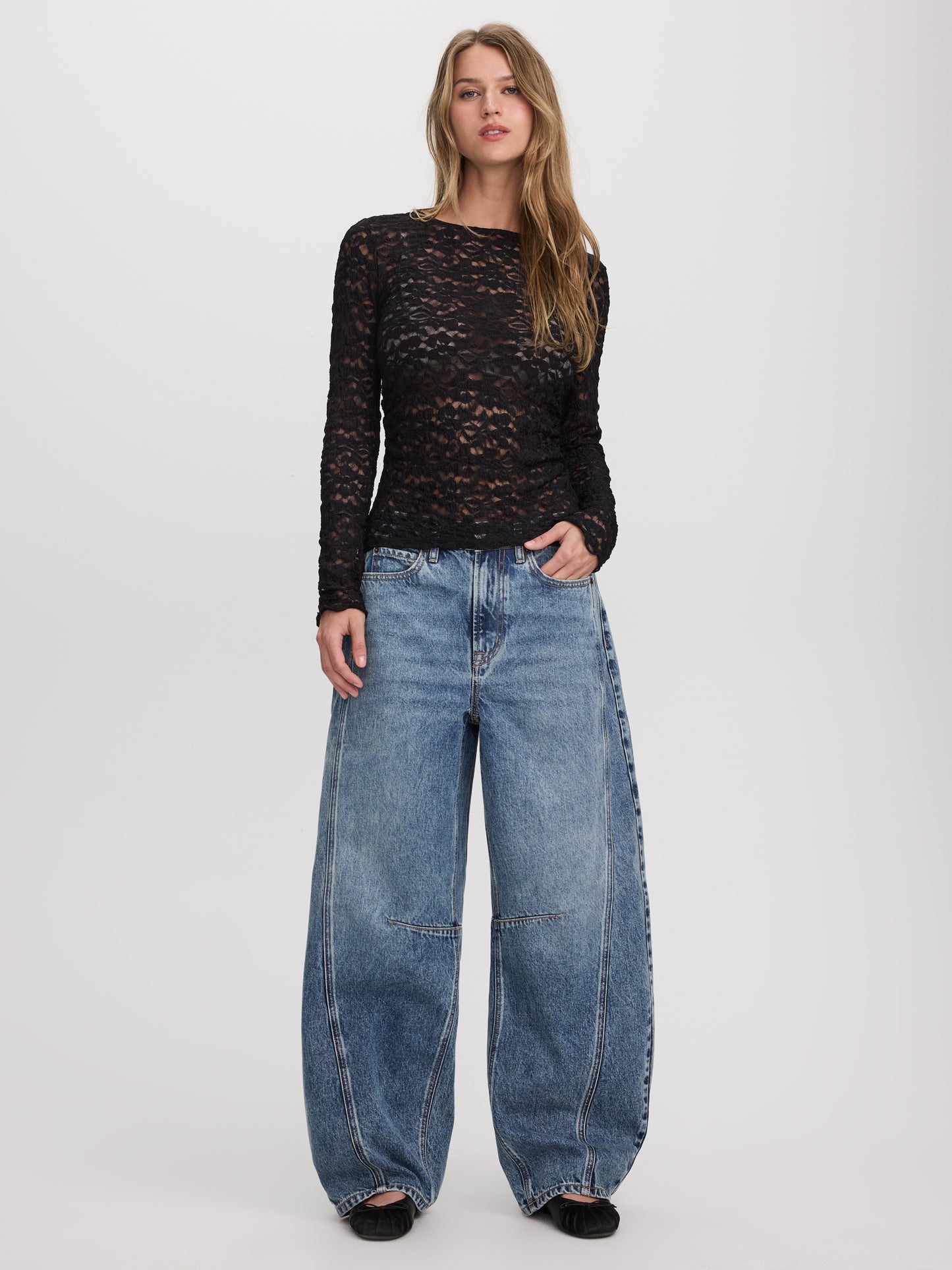 Mid-Rise Barrel Jean