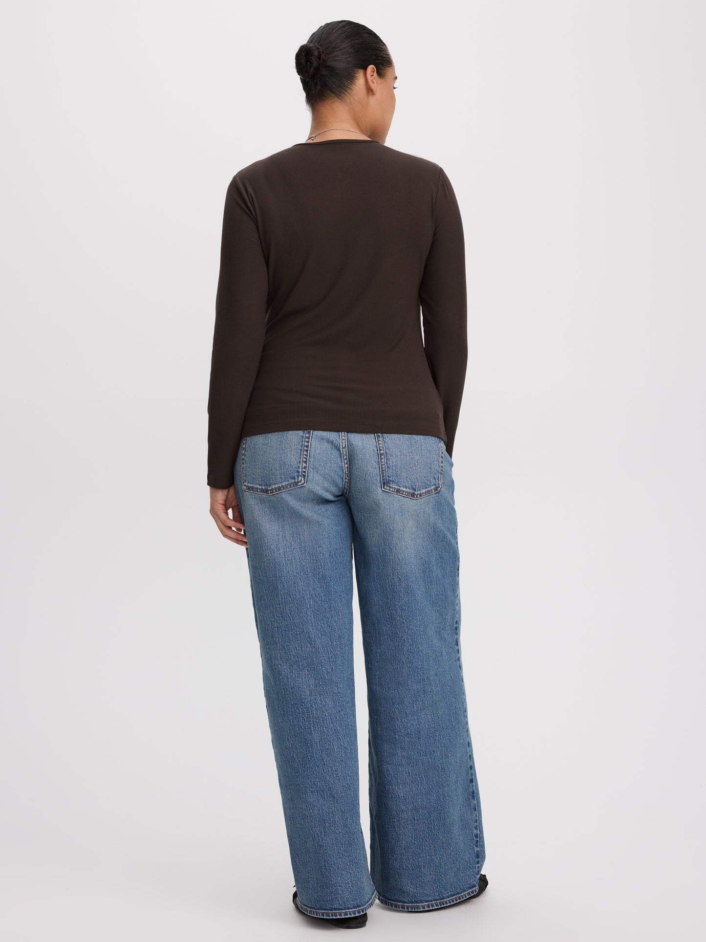 Long-Sleeve Crew-Neck Ribbed T-Shirt - R Essentials