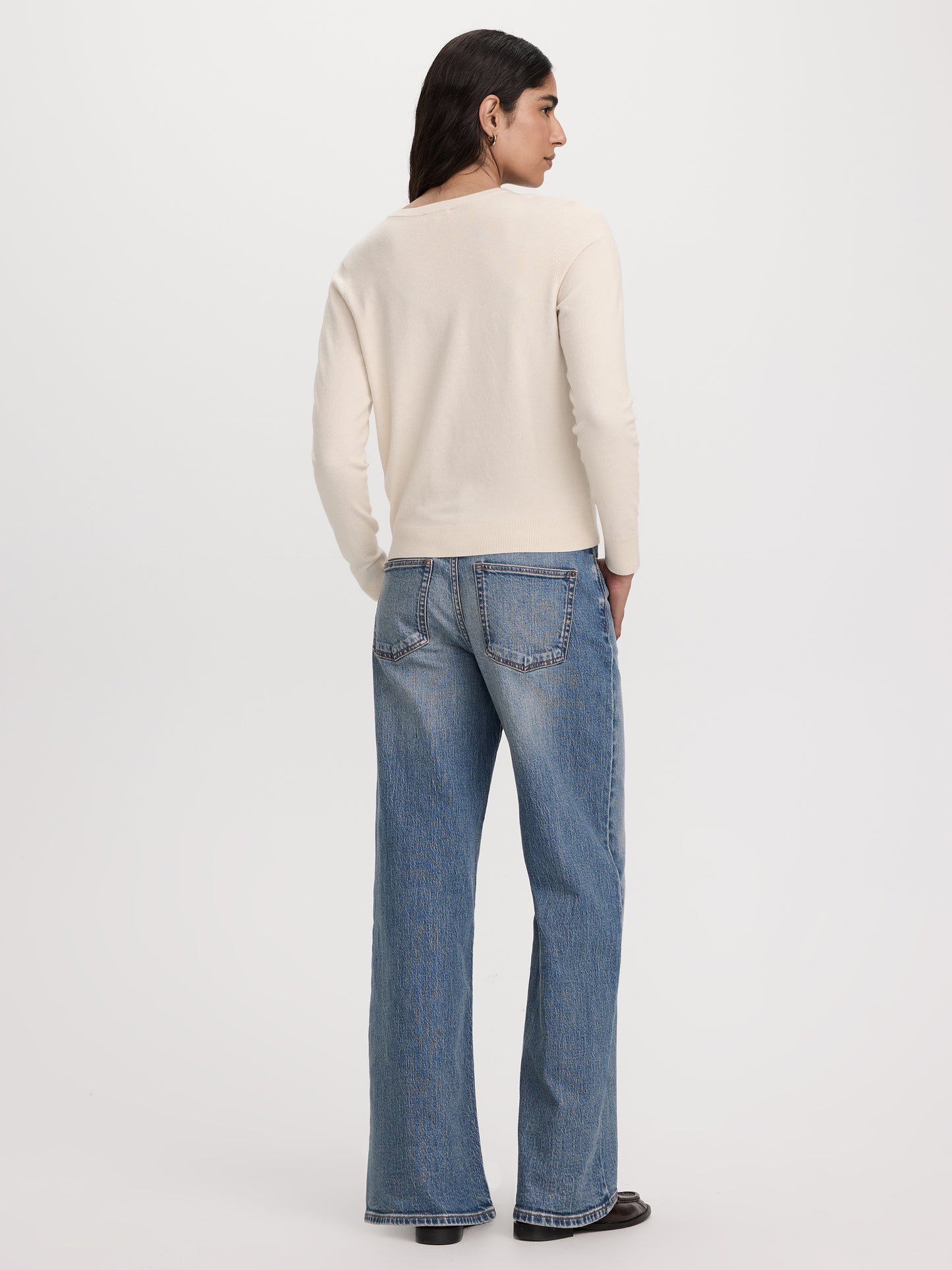 Crew-Neck Cardigan - R Essentials