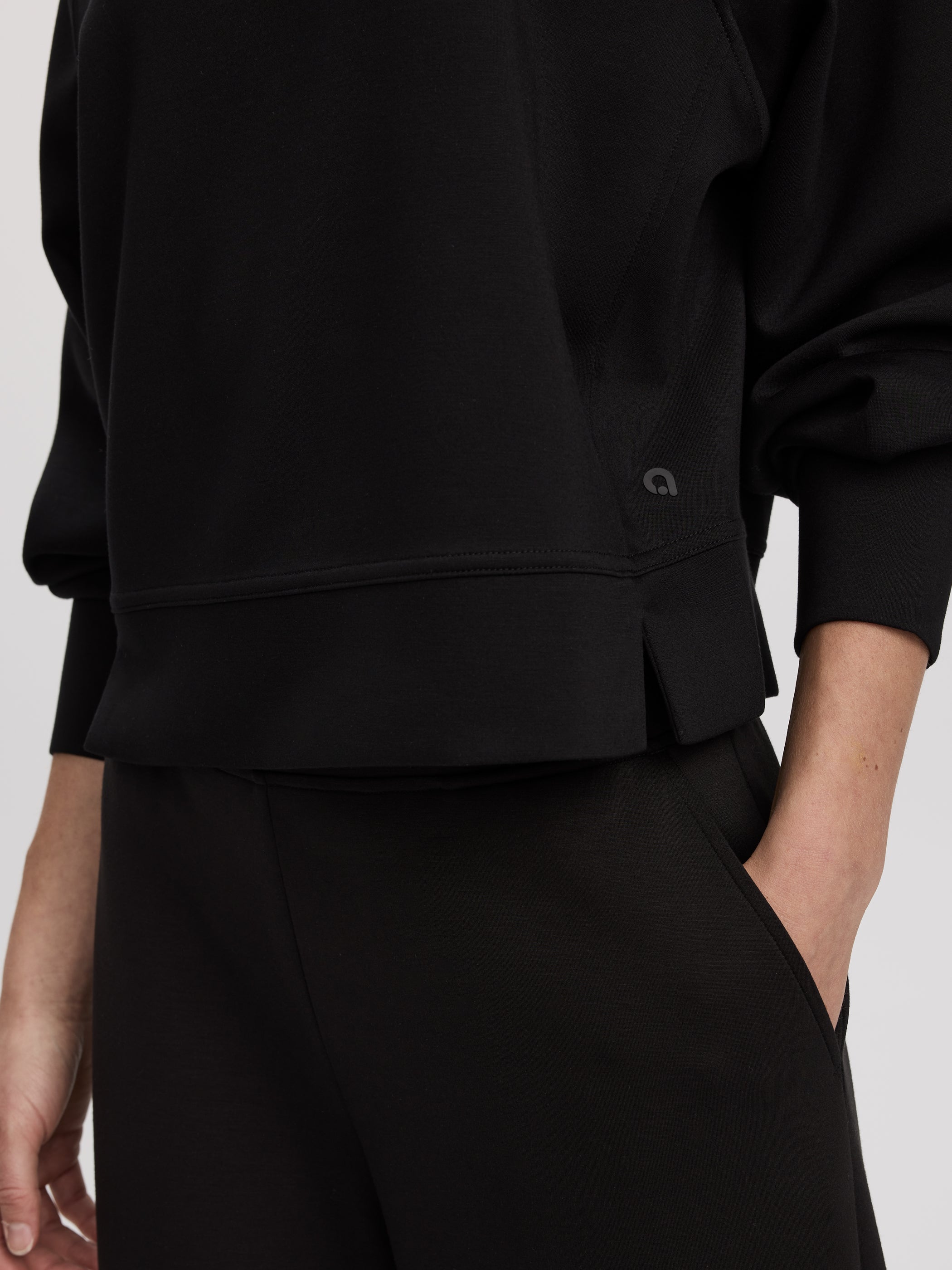 Long-Sleeve Sweatshirt - HYLUX Hyba
