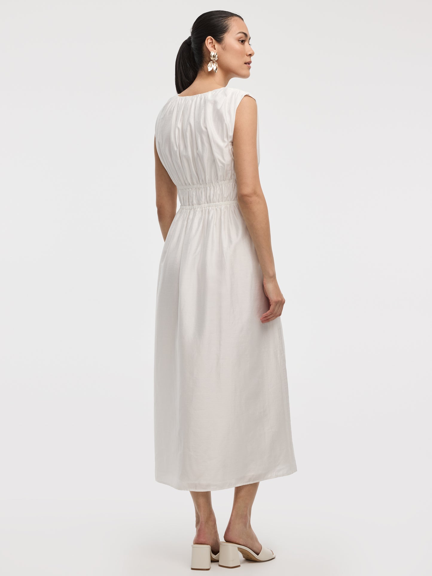 Women's Sleeveless V-Neck Maxi Dress Fit & Flare | Reitmans Women's Sleeveless V-Neck Maxi Dress Fit & Flare | Reitmans