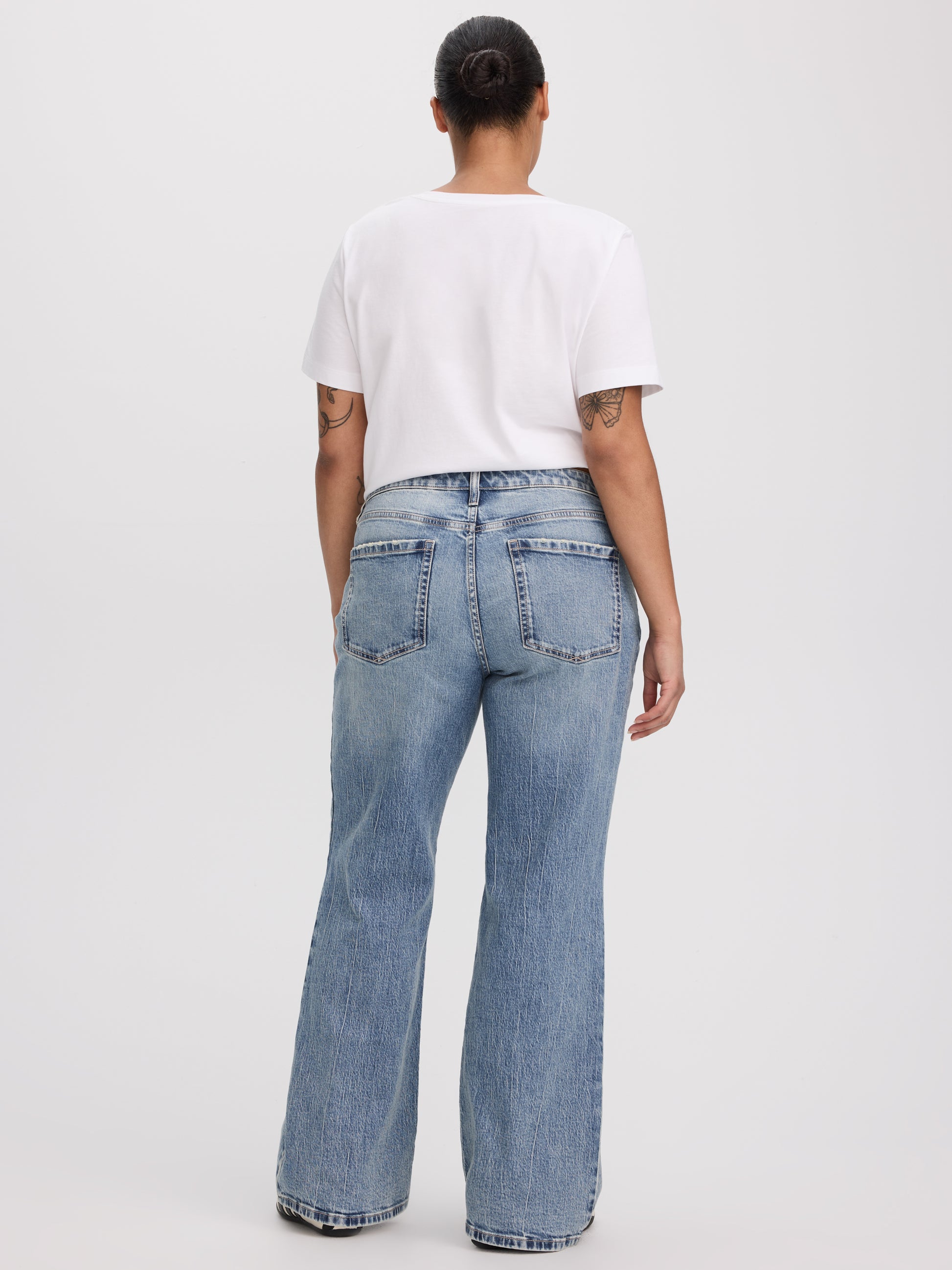 Flare-Leg Mid-Rise Jean - Curvy Fit