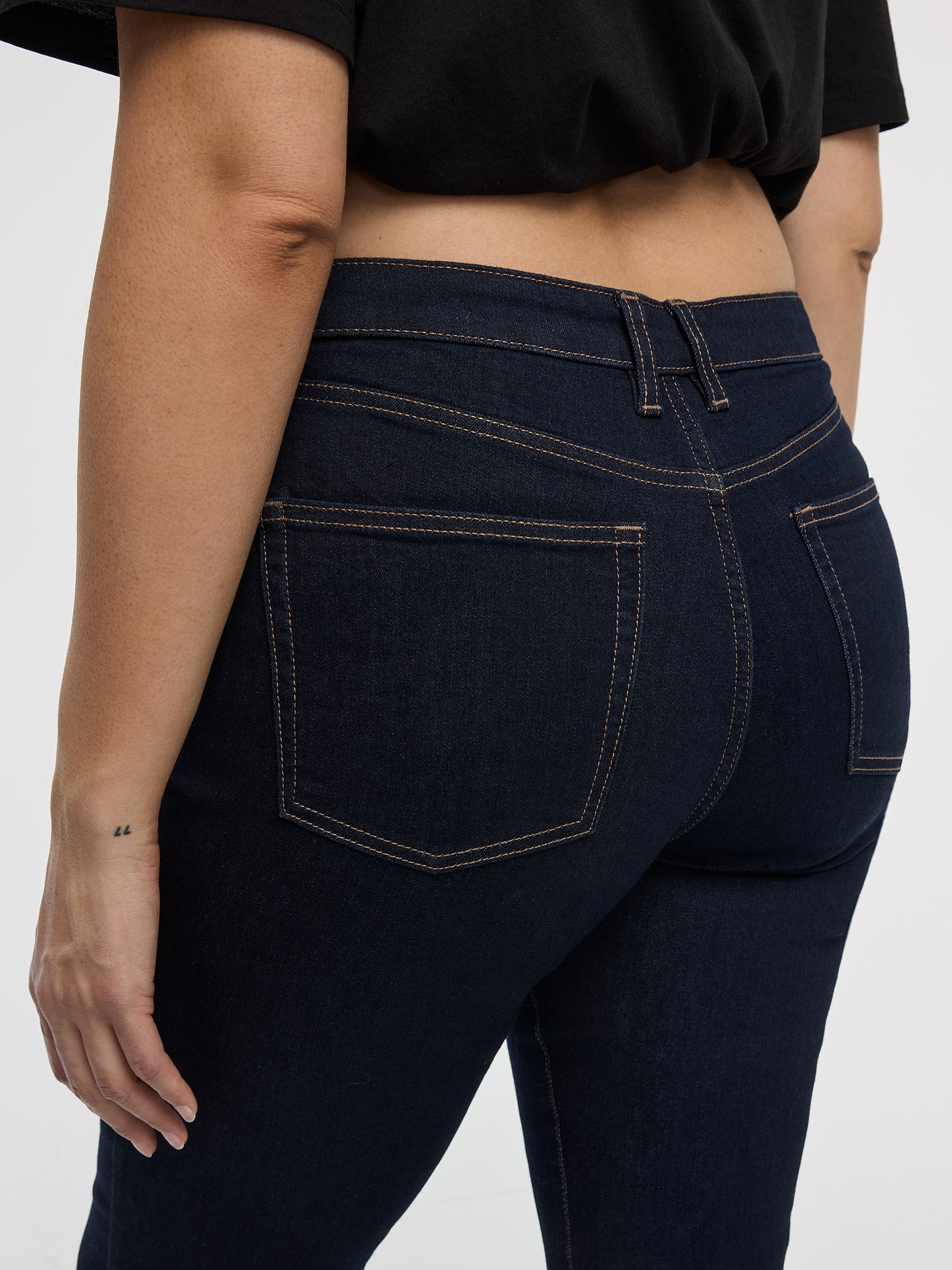 Boot-Leg Mid-Rise Jean - Curvy Fit