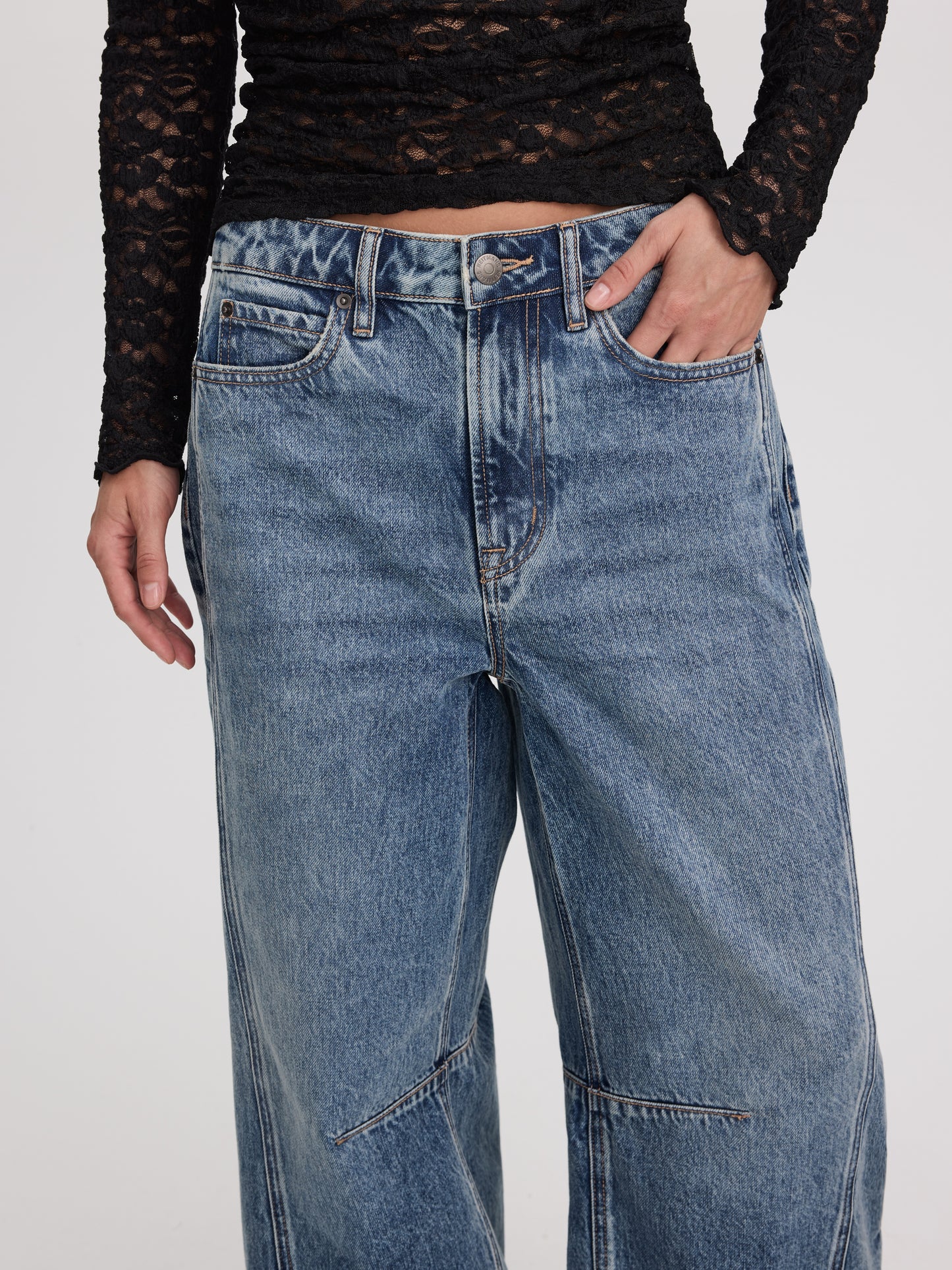 Mid-Rise Barrel Jean