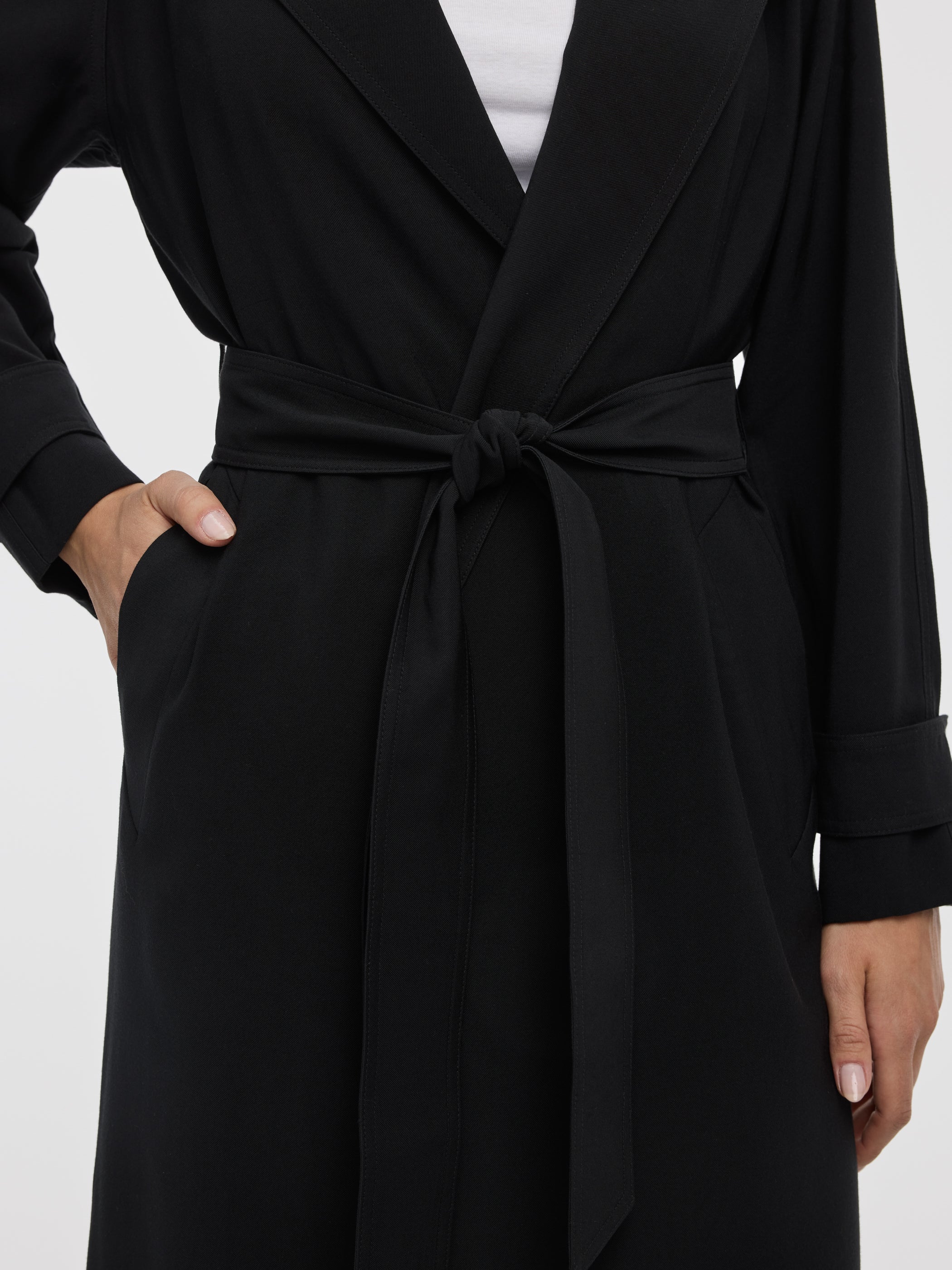 Women's Water-Repellent Long Trench Coat with Belt | Reitmans