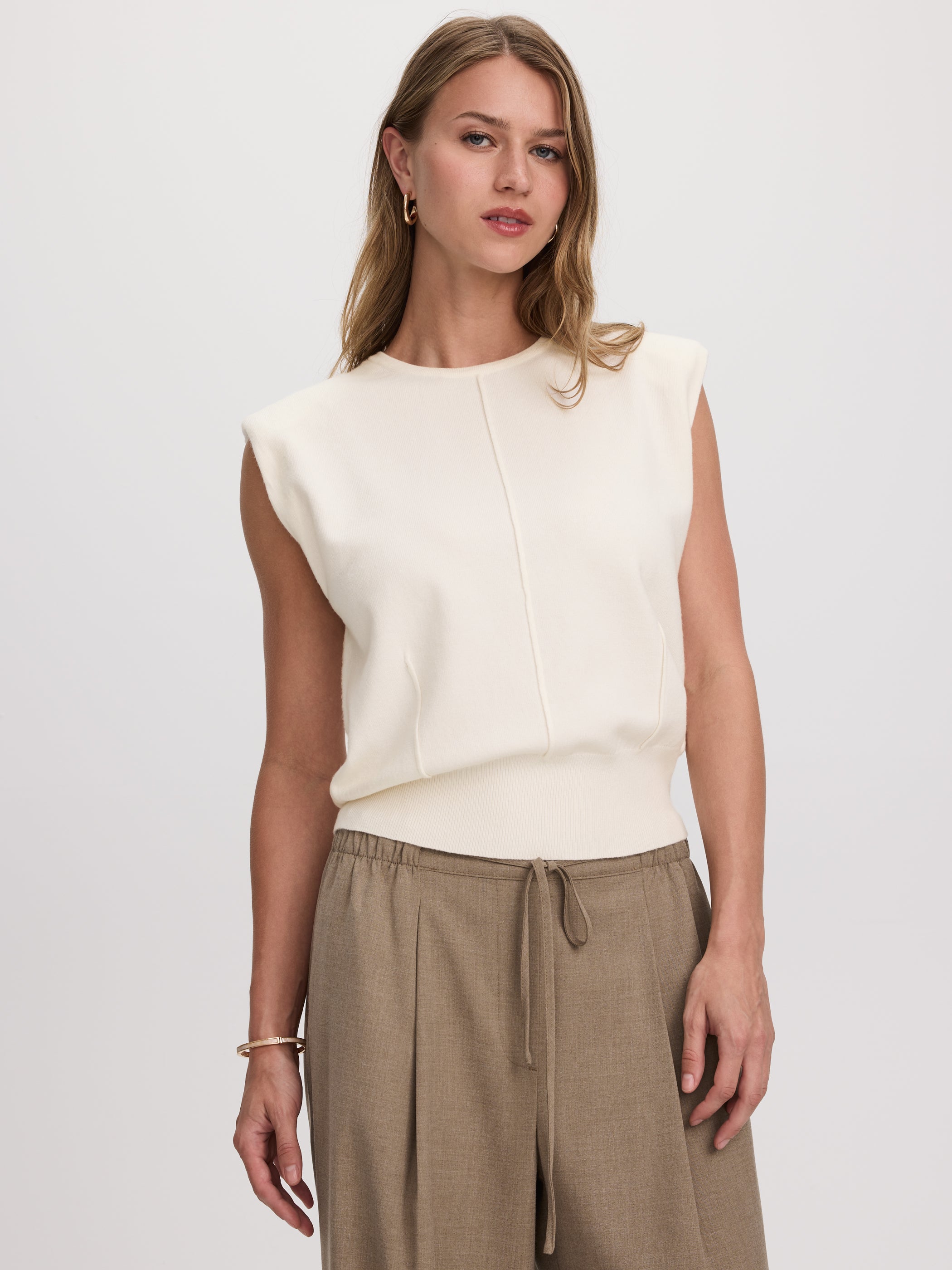 Sleeveless Crew-Neck Sweater Vest