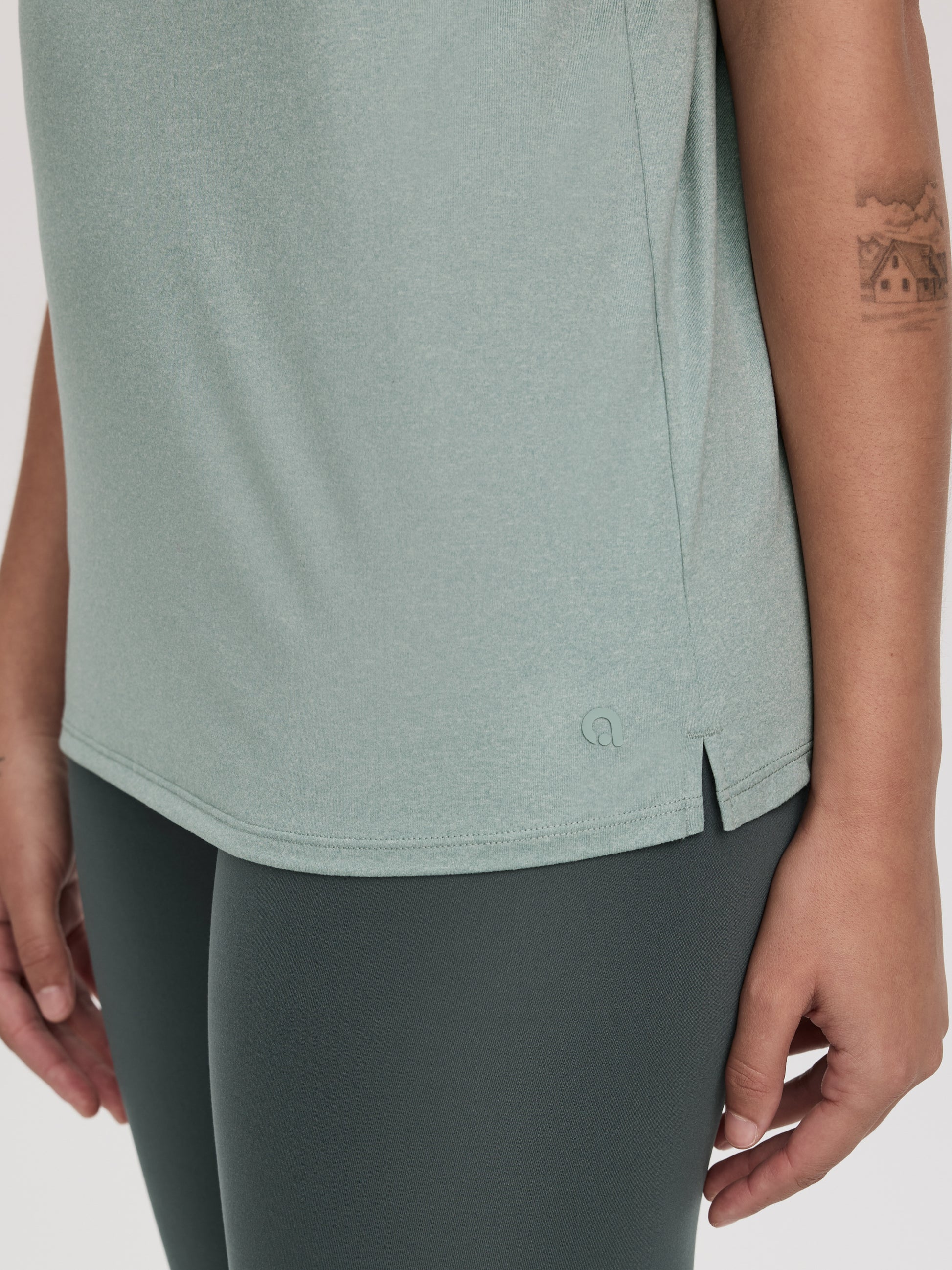 Crew-Neck Tee - DRY-LUX (R) Hyba Essentials