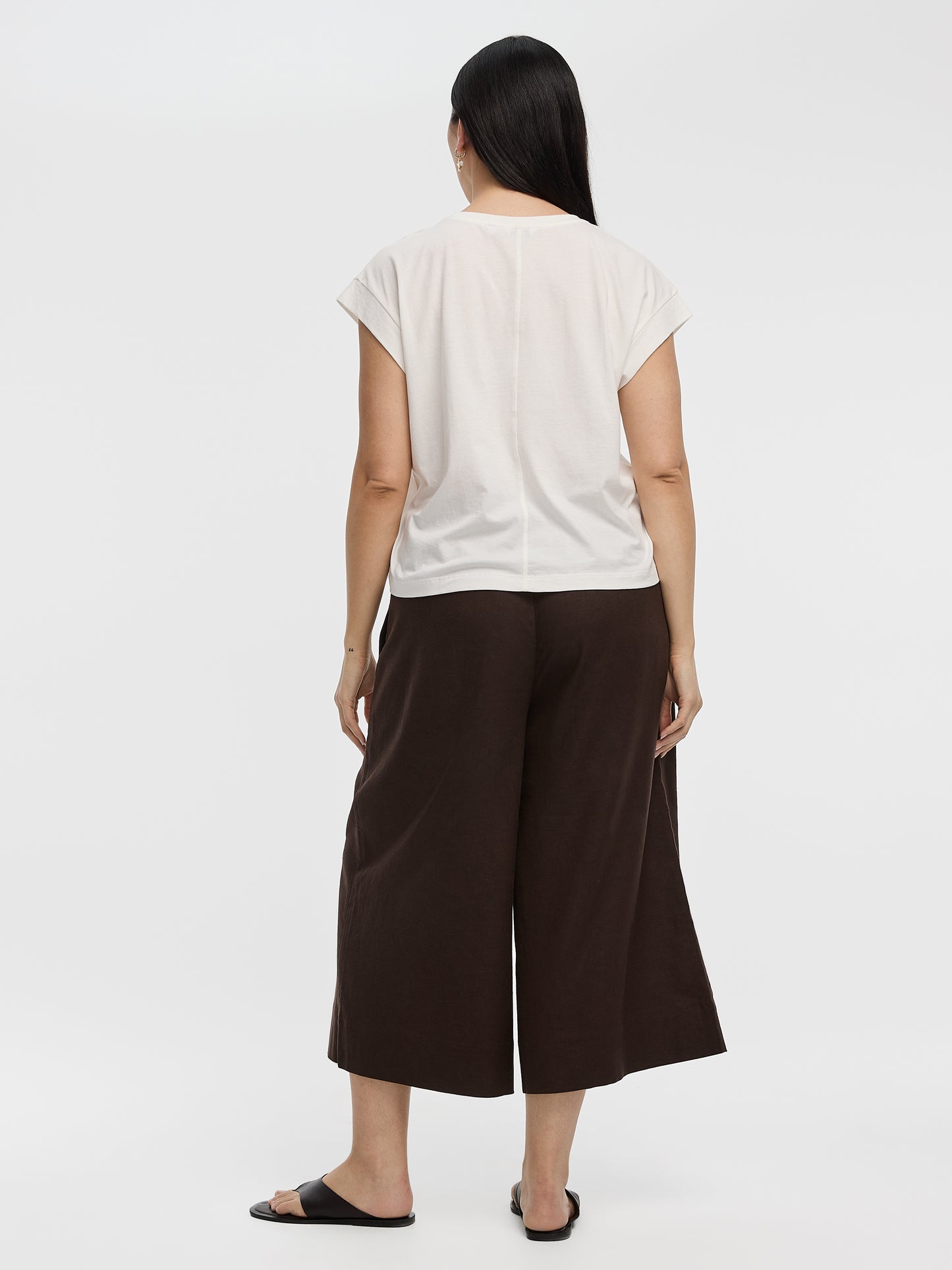 Extended-Sleeve Crew-Neck Tee