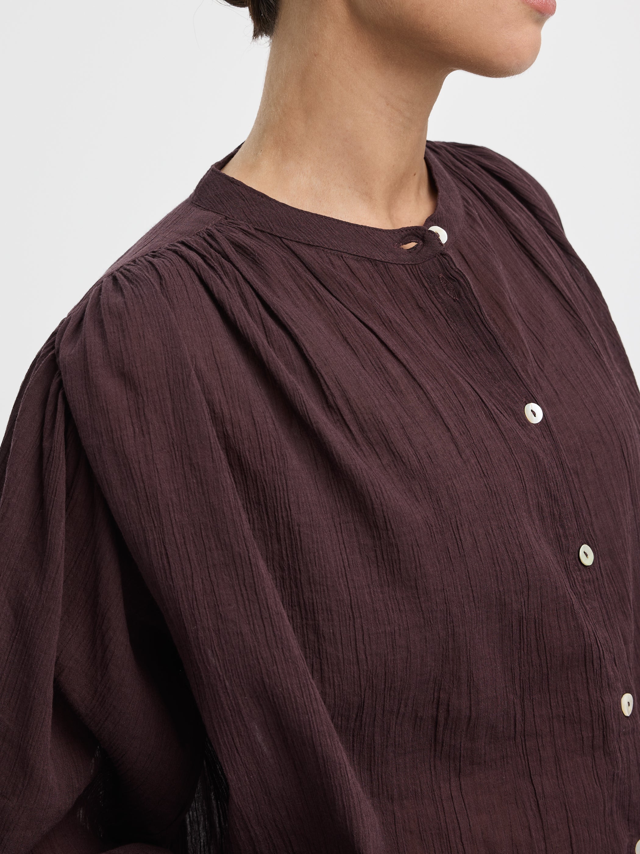 Blouse en gaze à boutonner à col rond