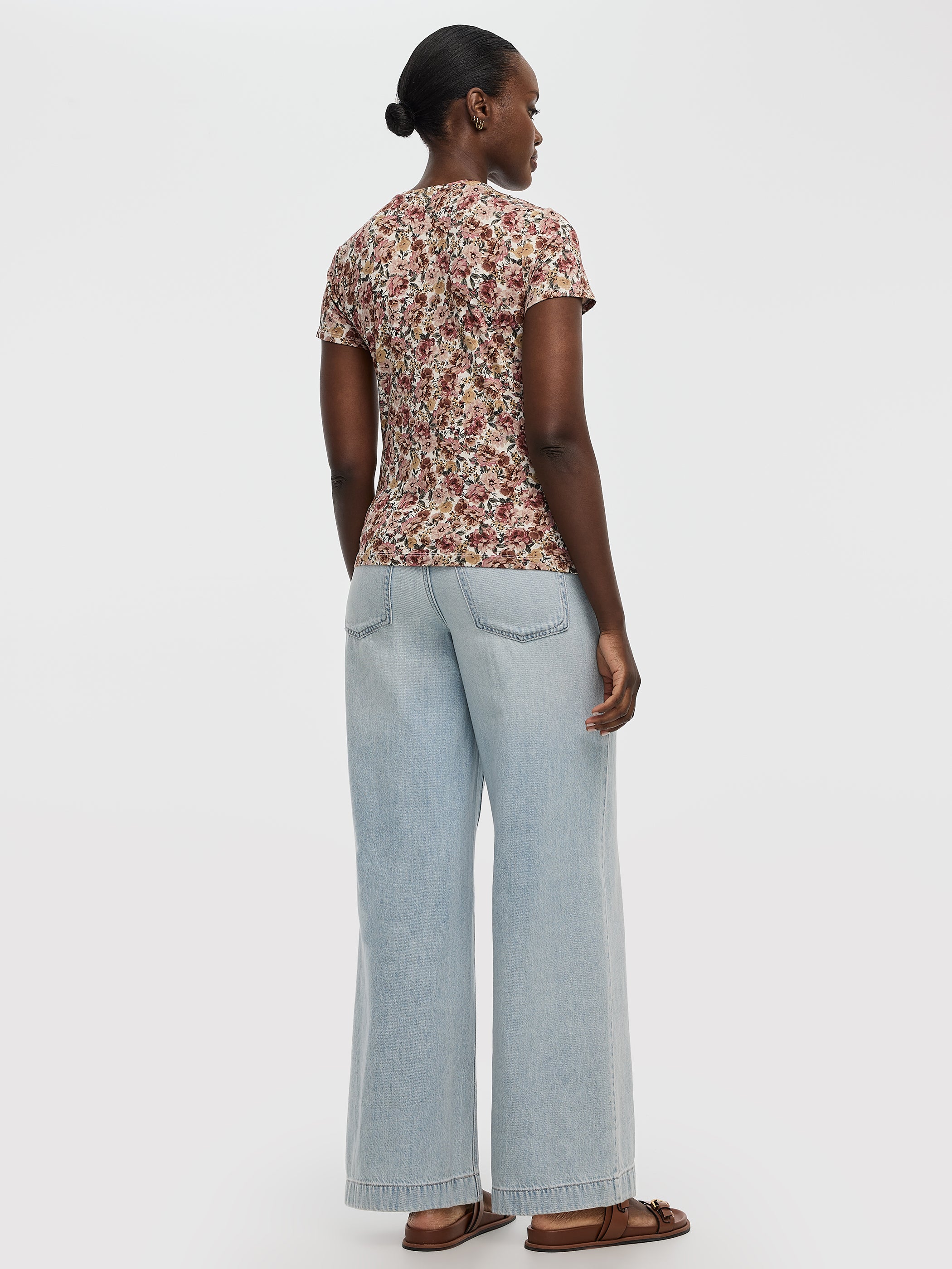 Crew-Neck Tee - R Essentials