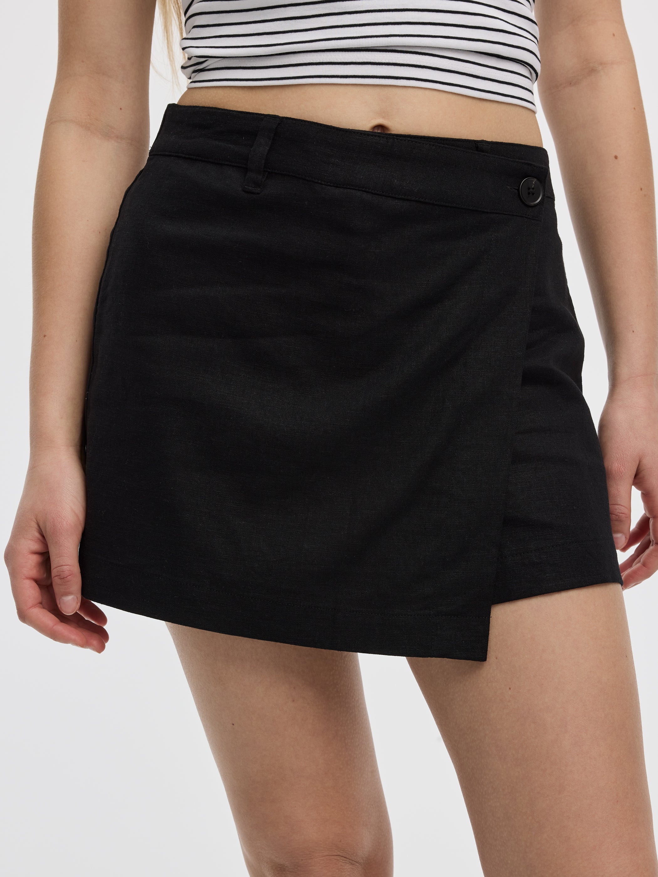 Jupe-short portefeuille en mélange de lin