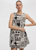 Robe courte évasée sans manches