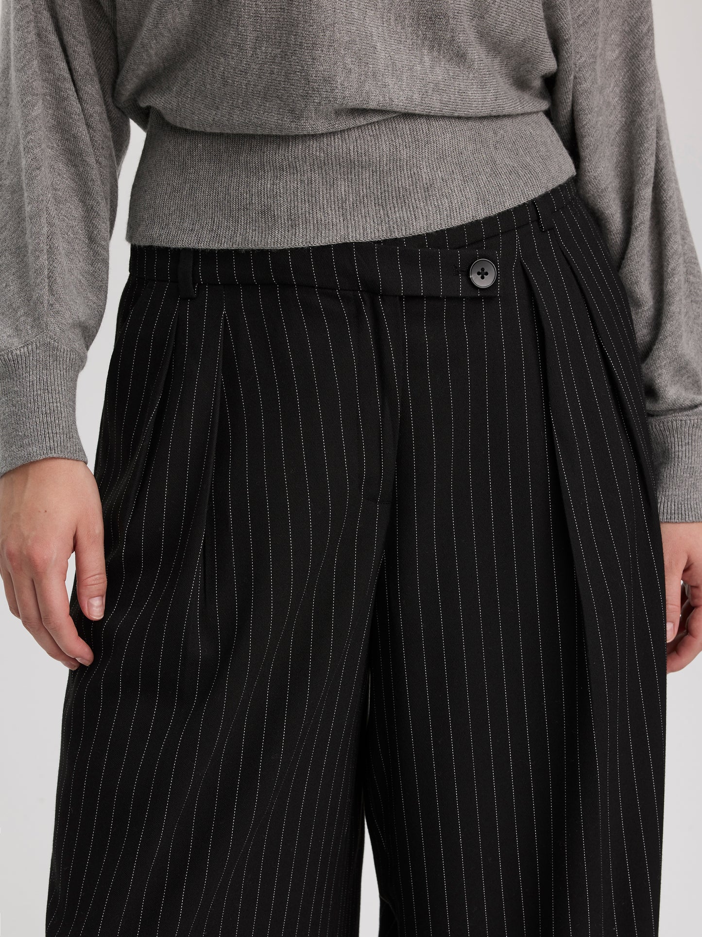 Wide-Leg Mid-Rise Pants with Asymmetrical Waist - The Timeless - Curvy Fit