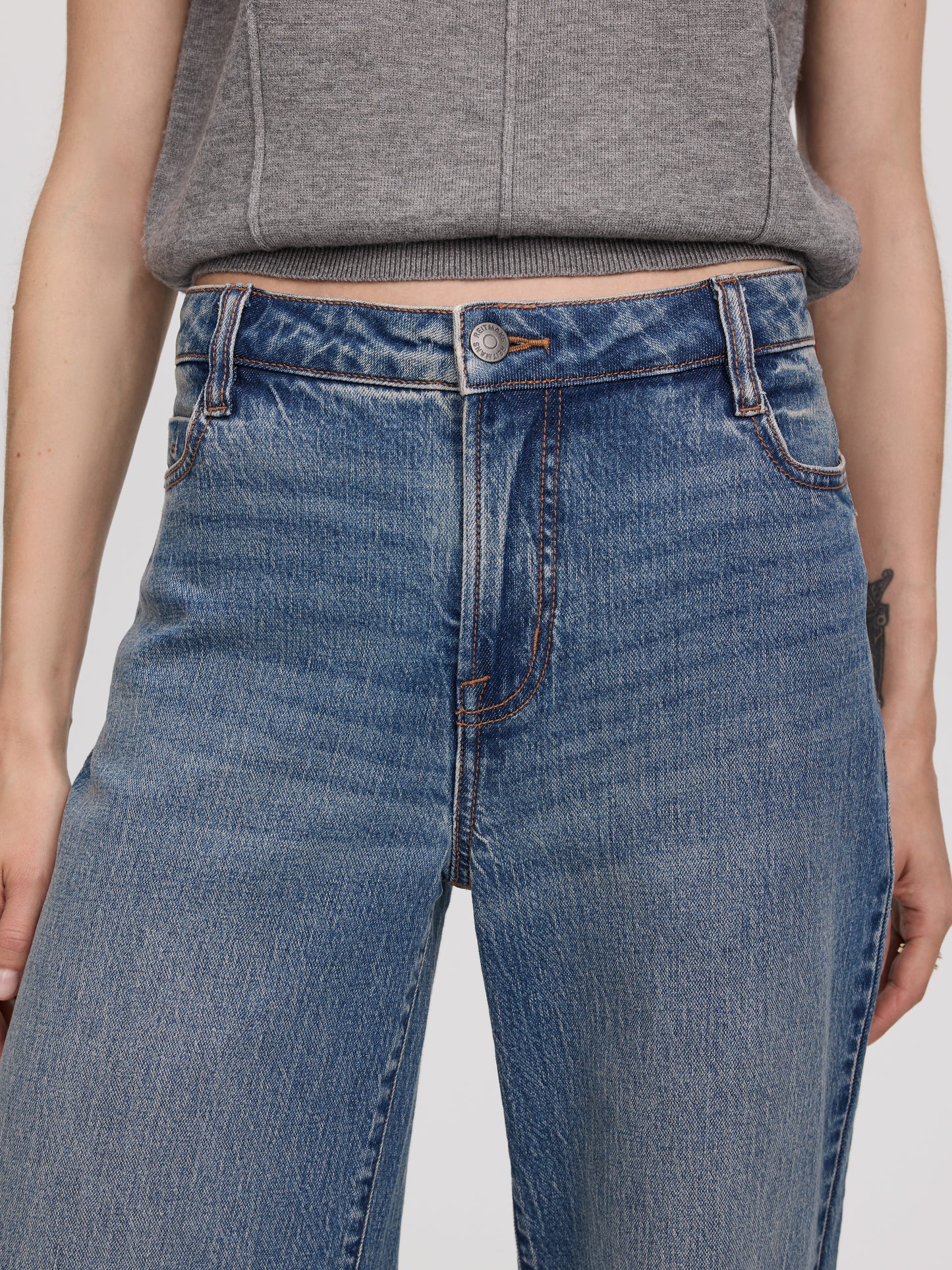Wide-Leg Mid-Rise Jean