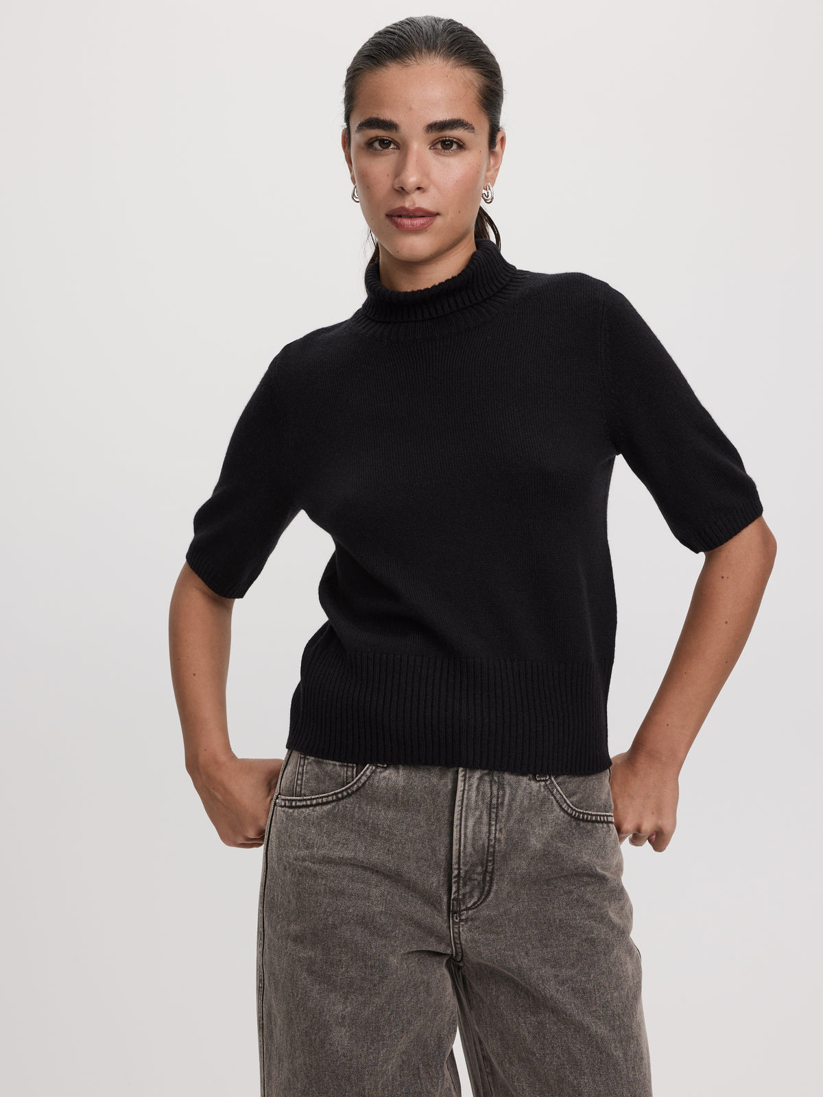 Cashmere-Blend Elbow-Sleeve Turtleneck Sweater