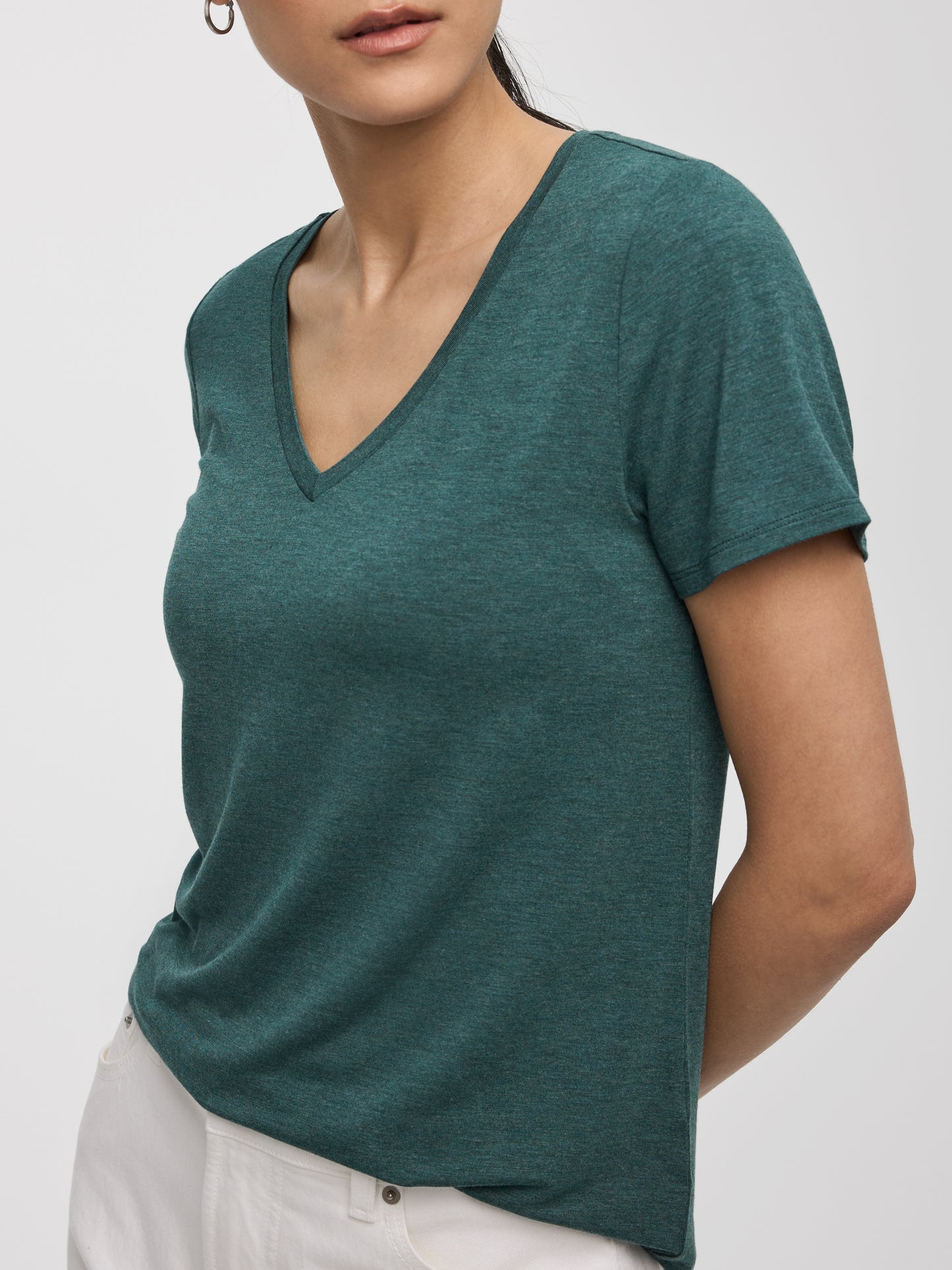 T-shirt à col V - R Essentiels