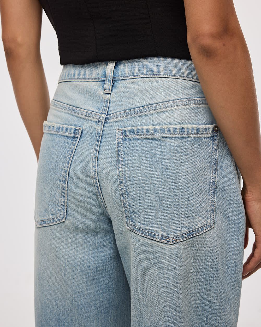 Wide-Leg Mid-Rise Baggy Jean