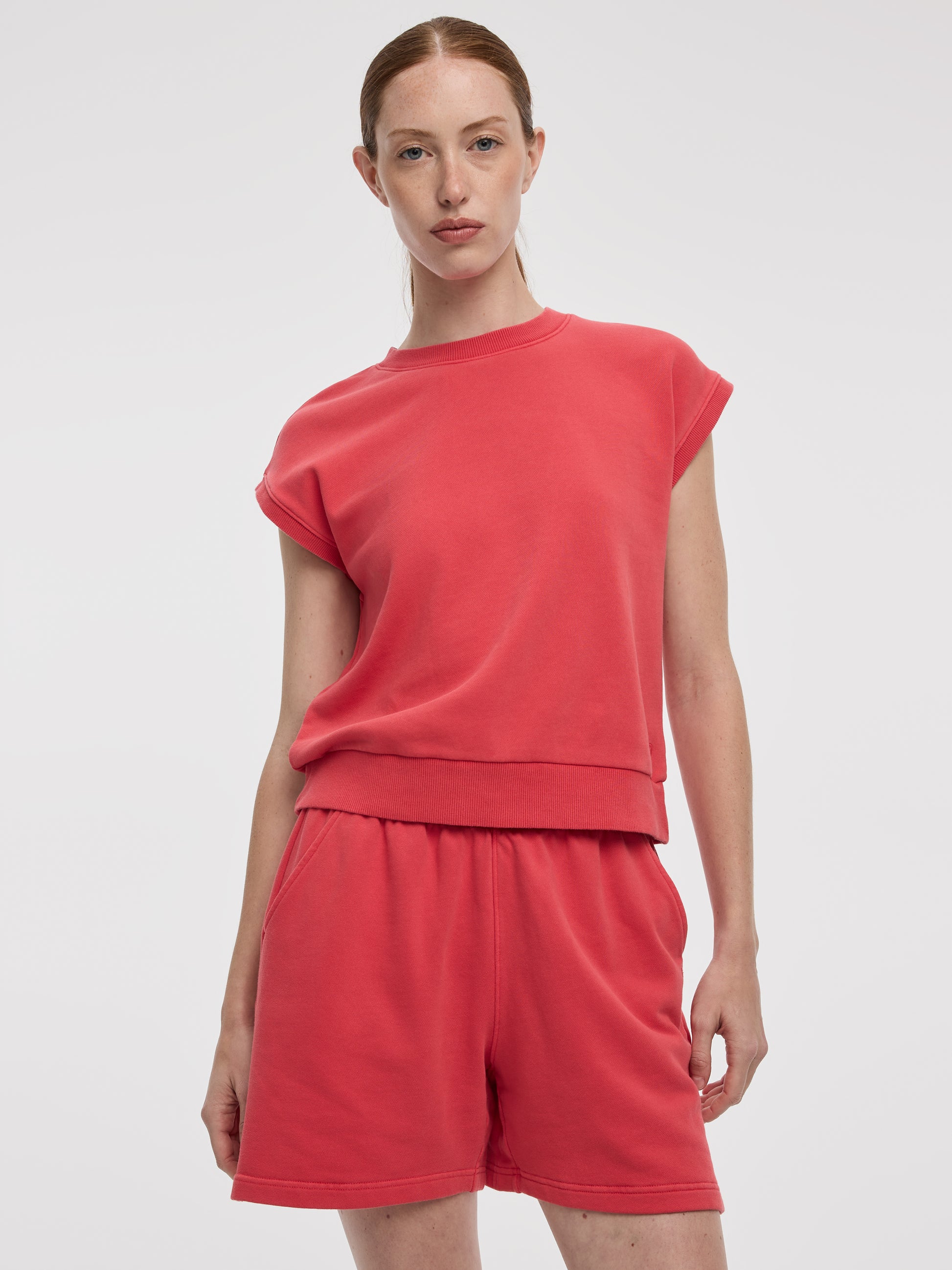 Extended-Sleeve Crew-Neck T-Shirt- Hyba