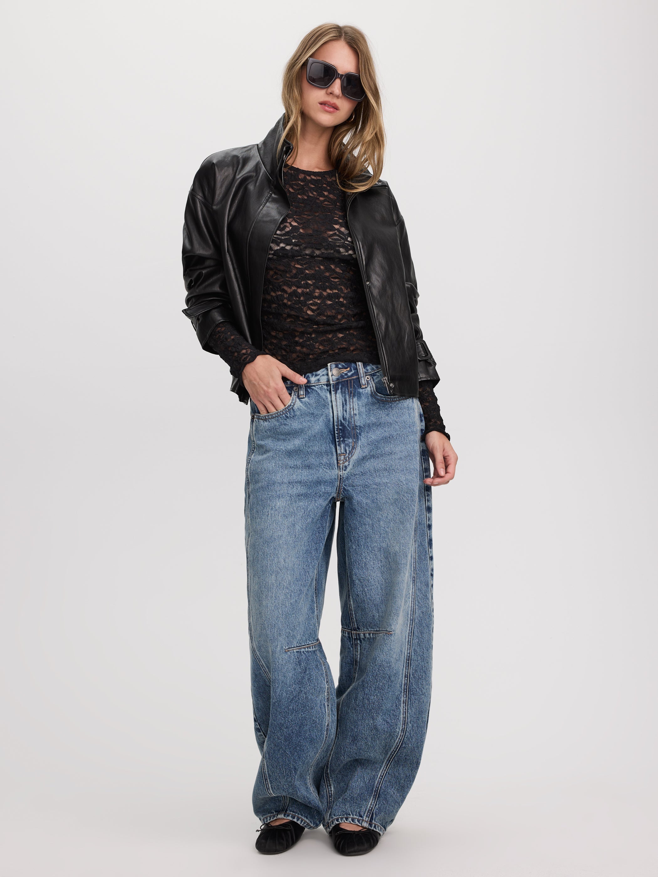 Mid-Rise Barrel Jean