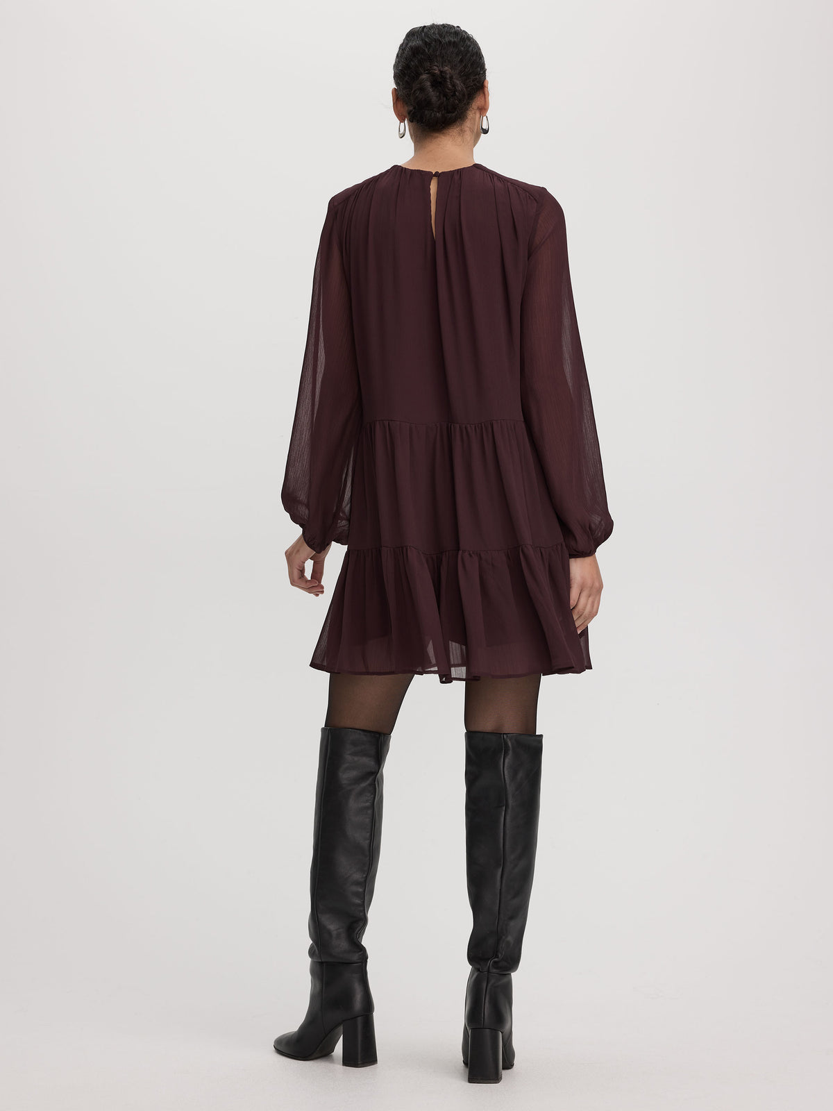 Robe courte en mousseline à manches longues et col rond