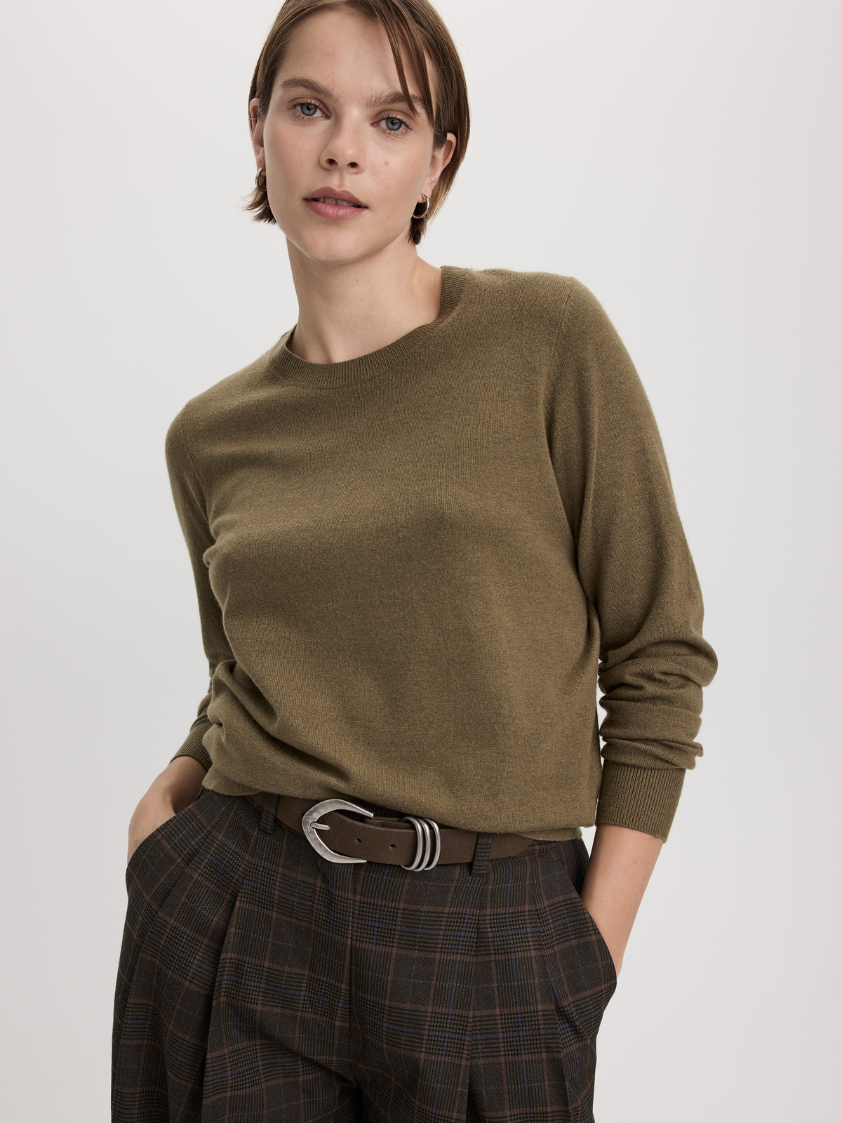 Long-Sleeve Crew-Neck Pullover - R Essentials