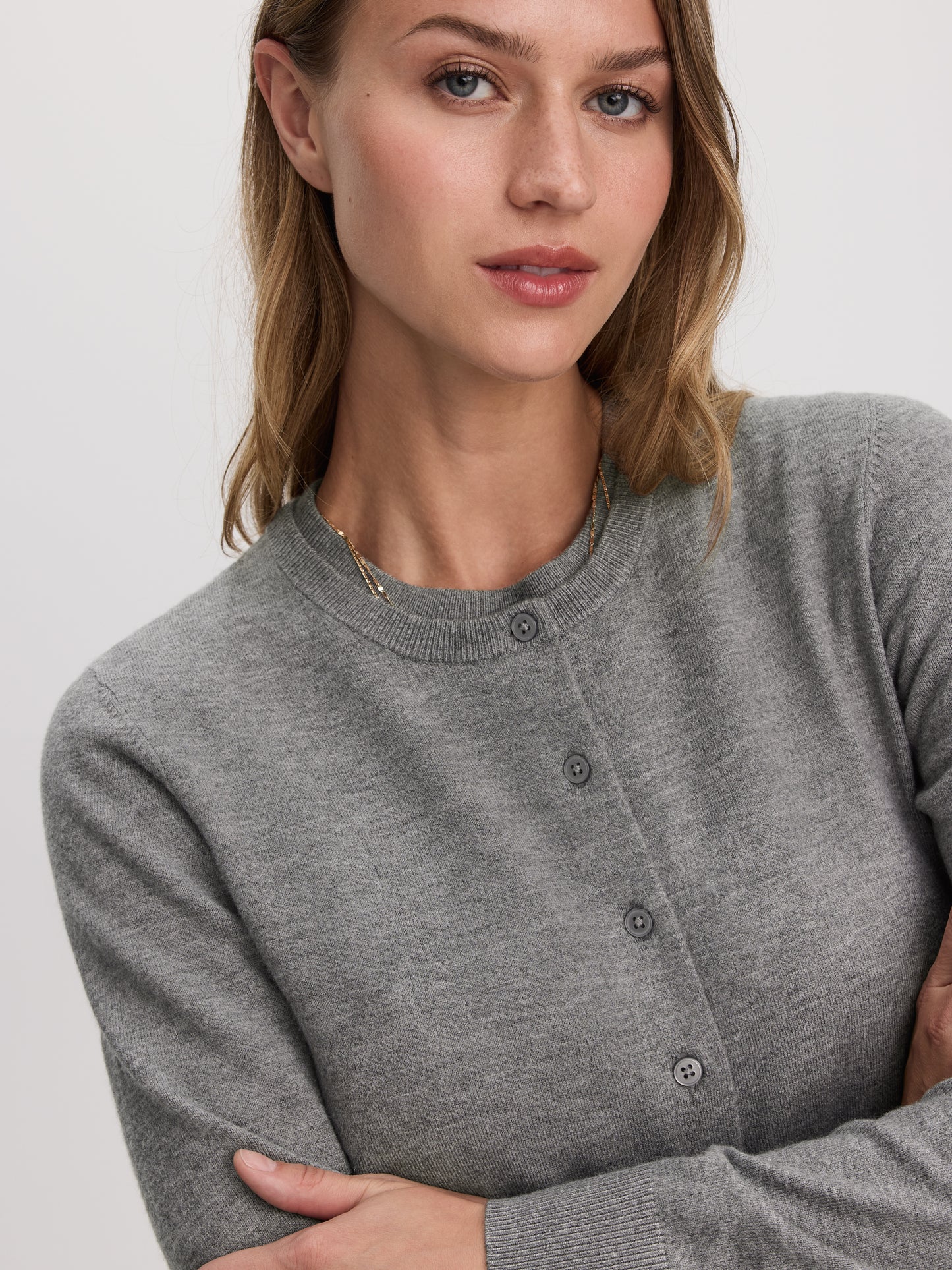 Crew-Neck Cardigan - R Essentials