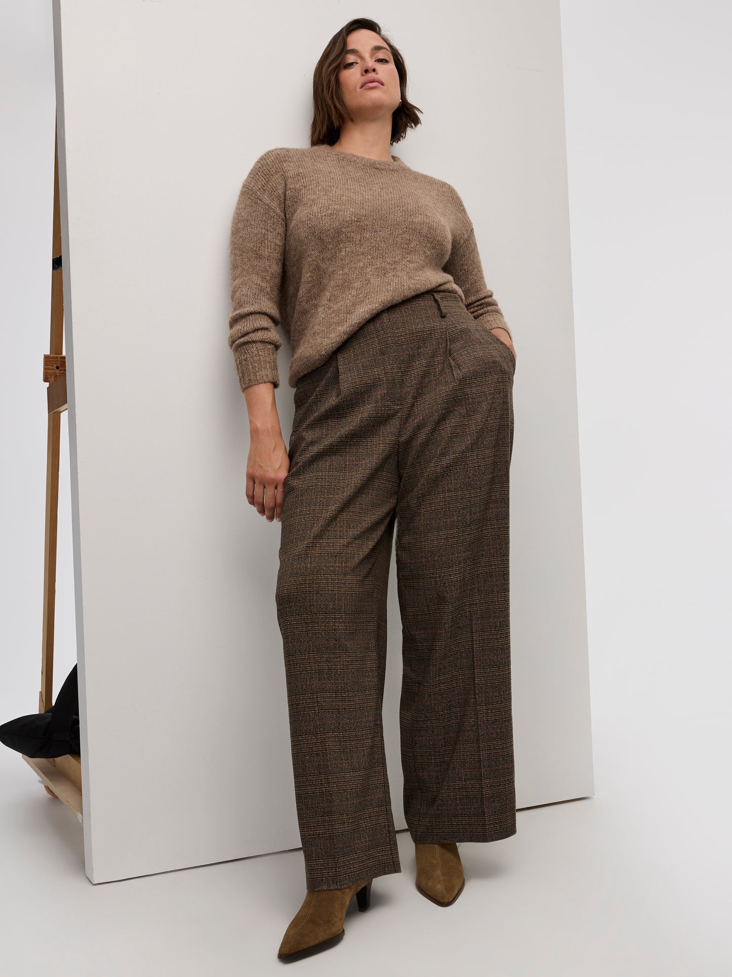 Wide-Leg High-Rise Plaid Pants - Curvy Fit