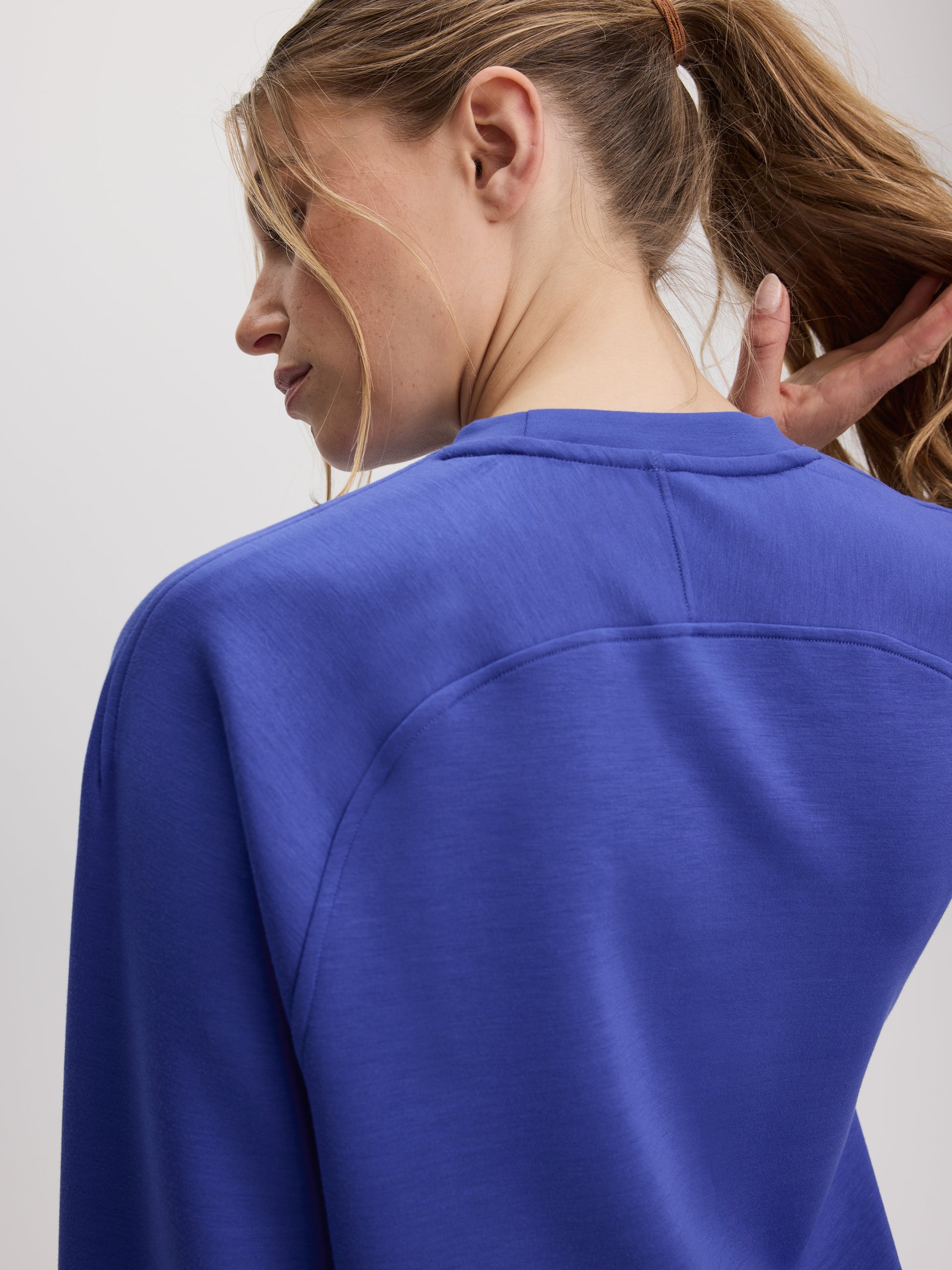 Long-Sleeve Sweatshirt - HYLUX Hyba