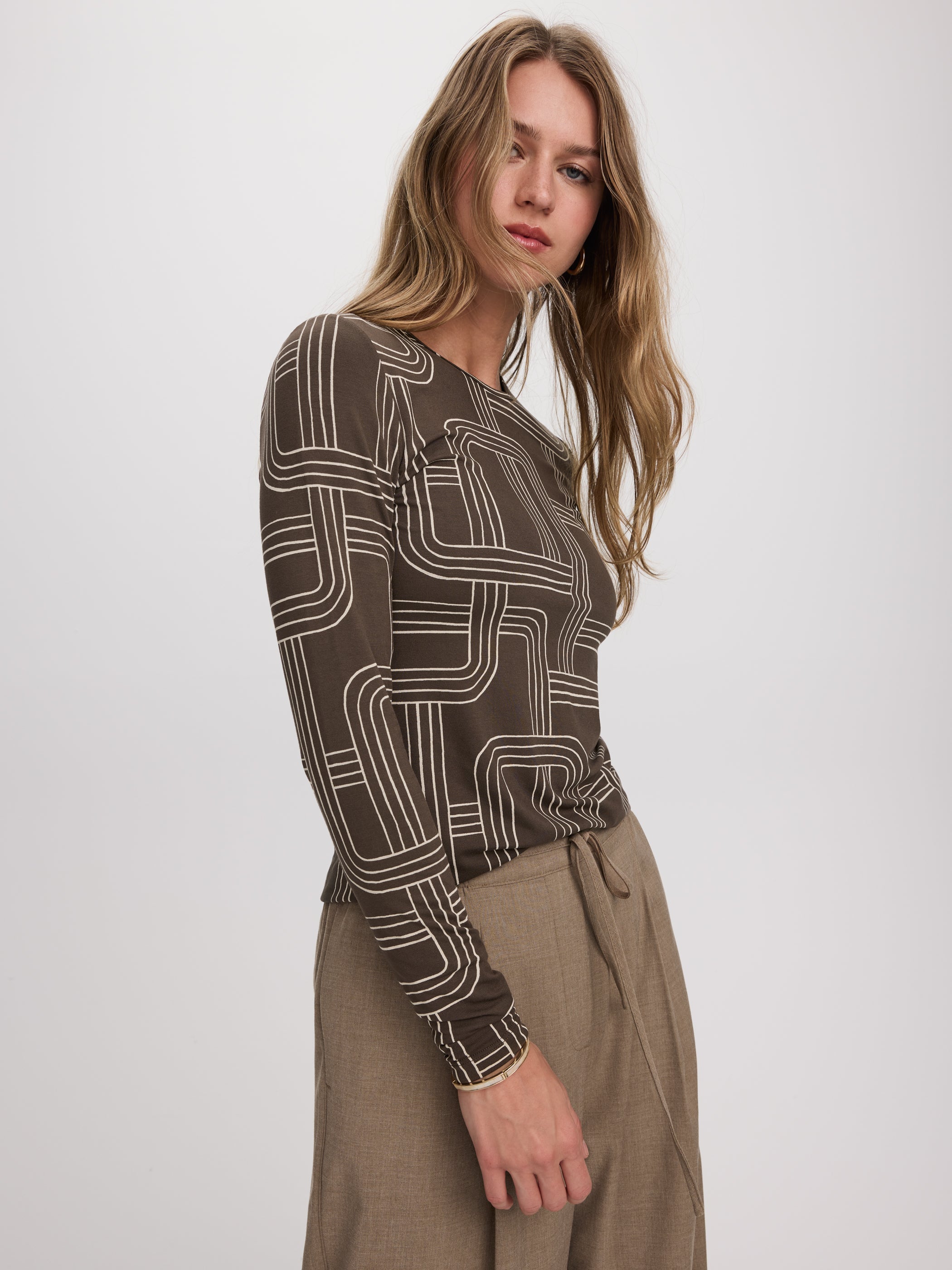 Long-Sleeve Crew-Neck T-Shirt - R Essentials