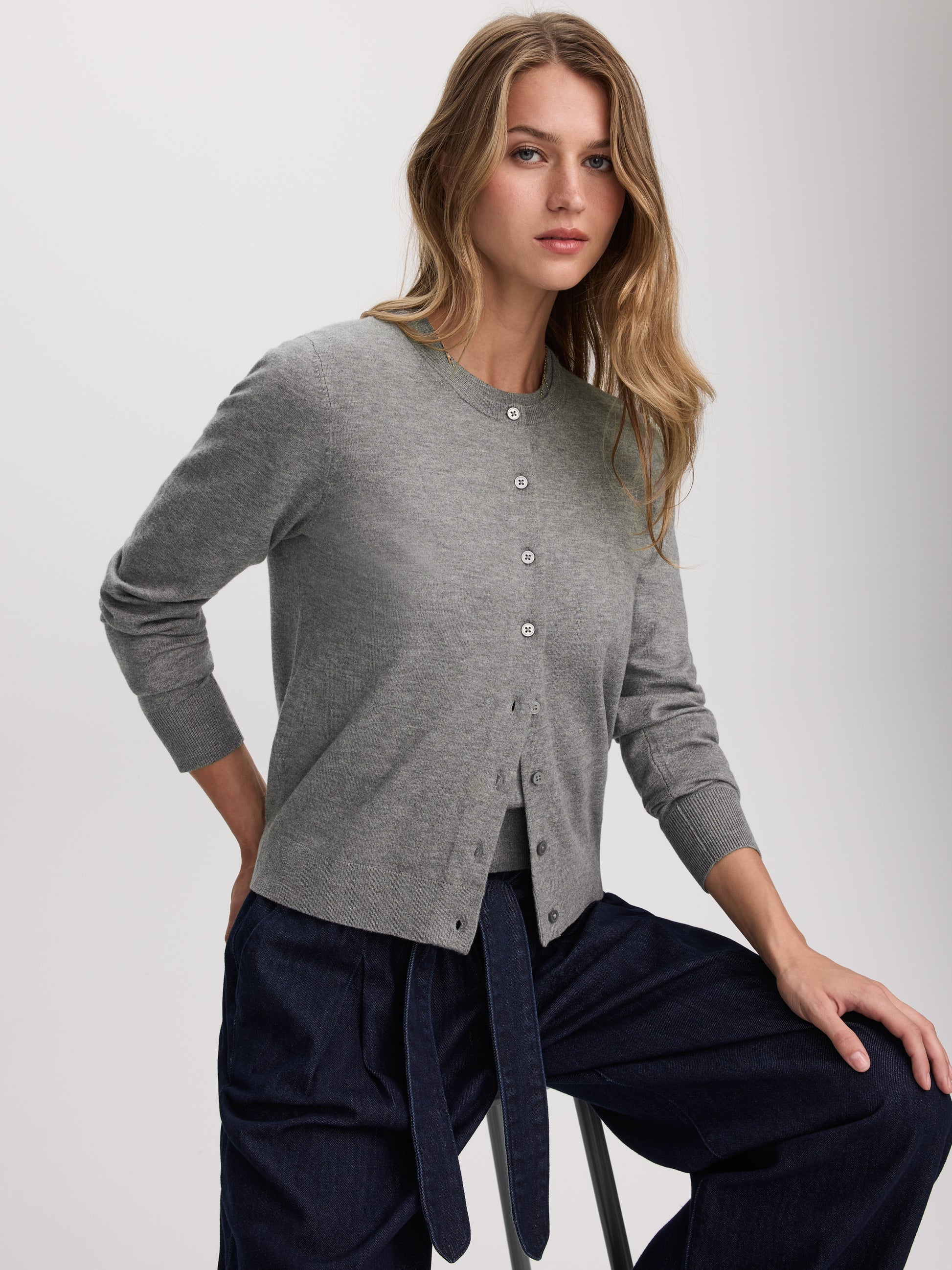Crew-Neck Cardigan - R Essentials