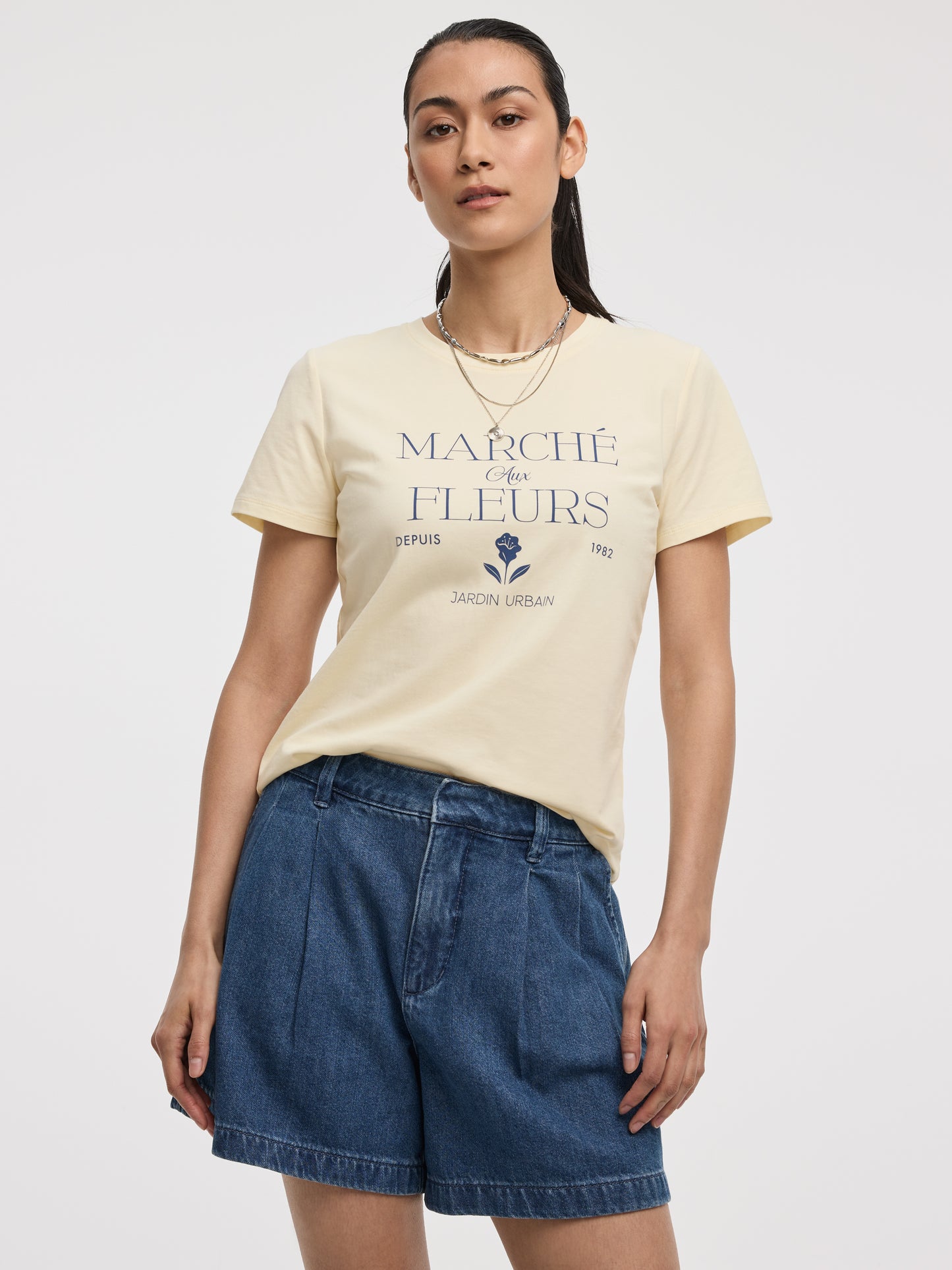 Crew-Neck Tee - R Essentials