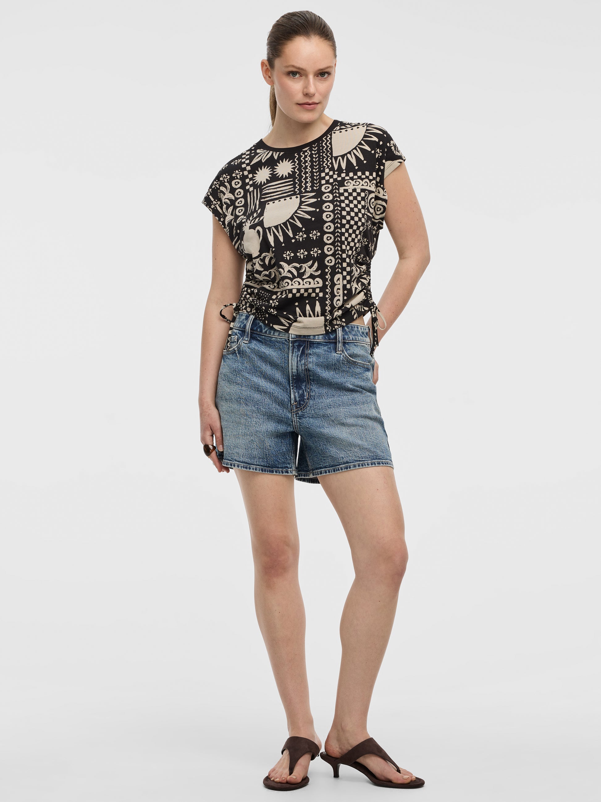 Extended-Sleeve Shirred Tee with Drawstrings