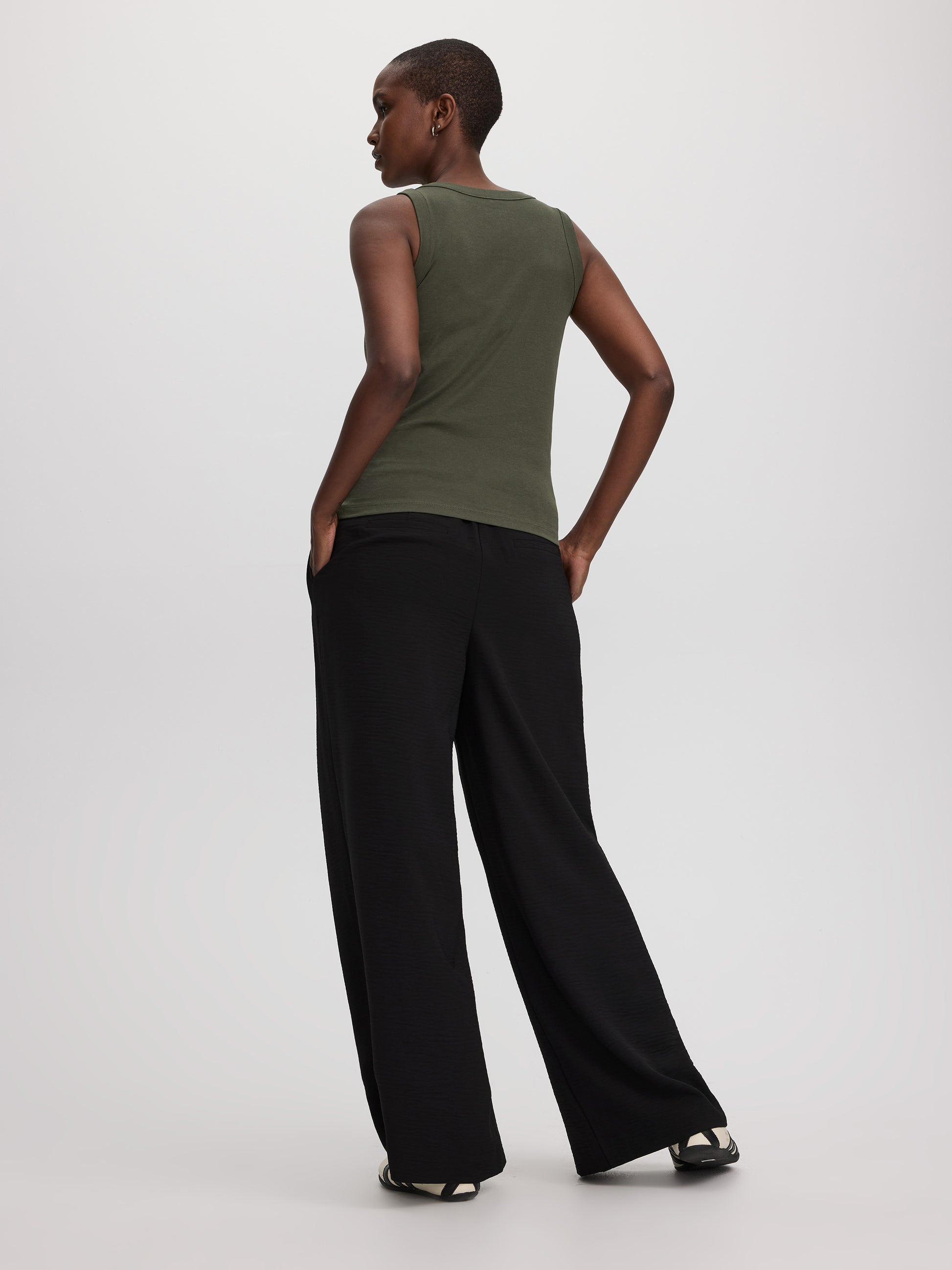 Ribbed Crew-Neck Tank - R Essentials