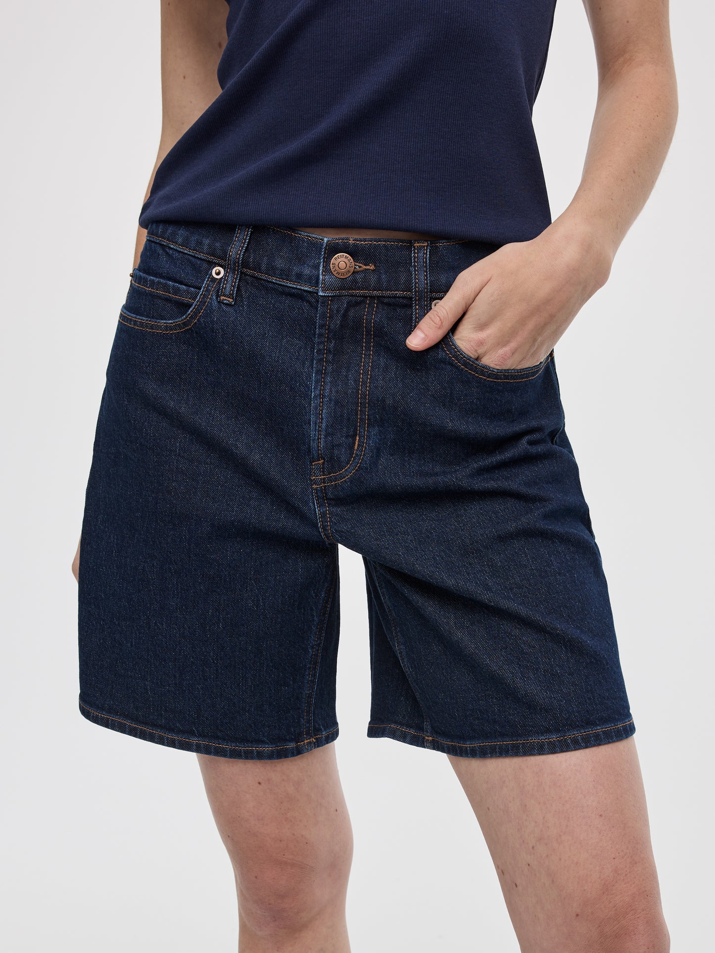 Mid-Rise Baggy Shorts