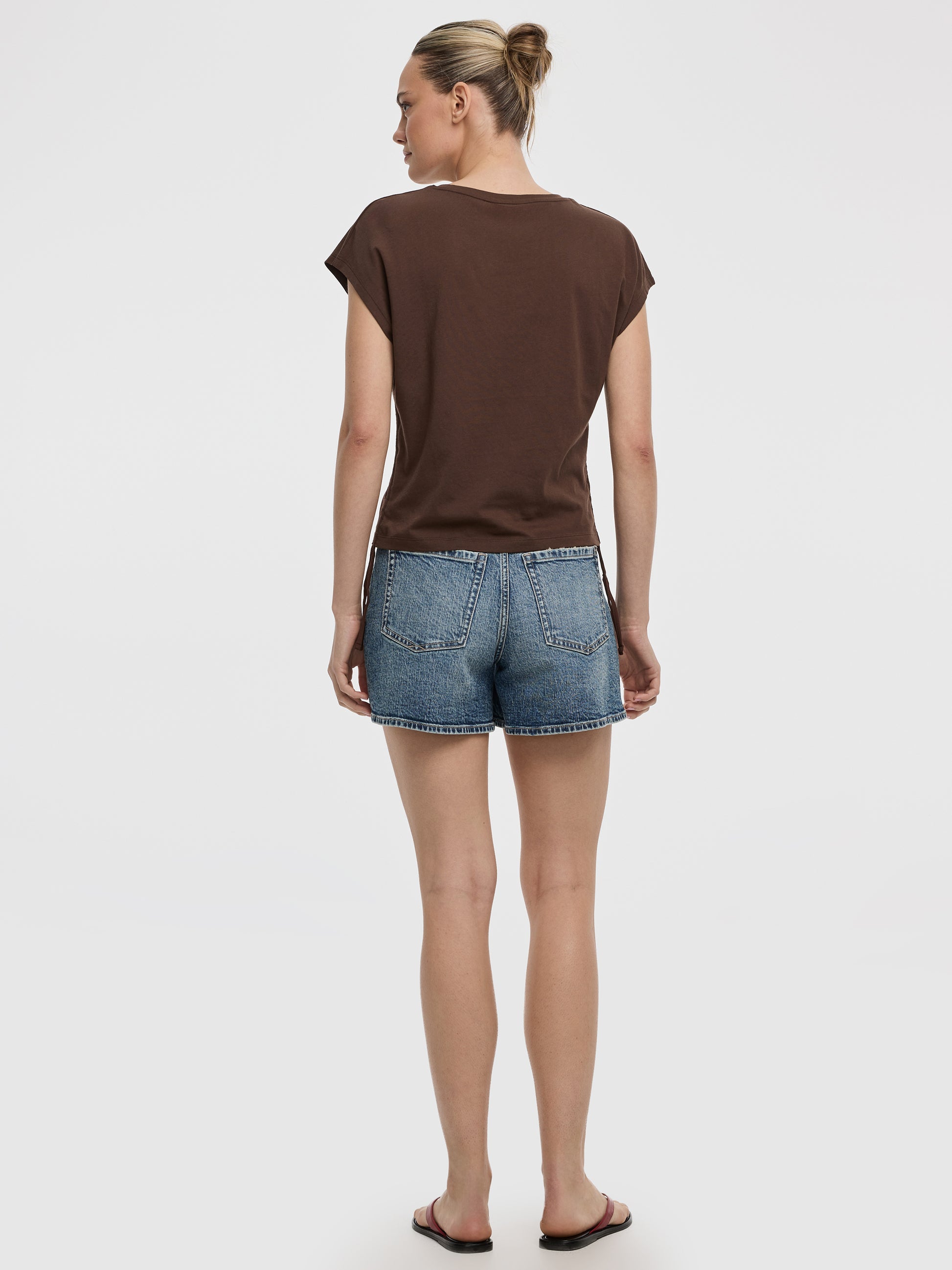 Extended-Sleeve Shirred Tee with Drawstrings