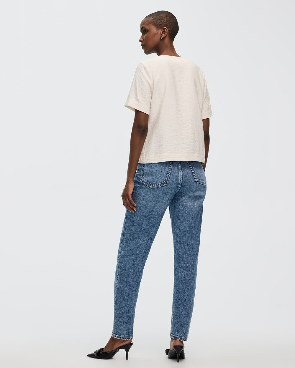 Blouse à  boutonner à  manches courtes bouffantes et col V