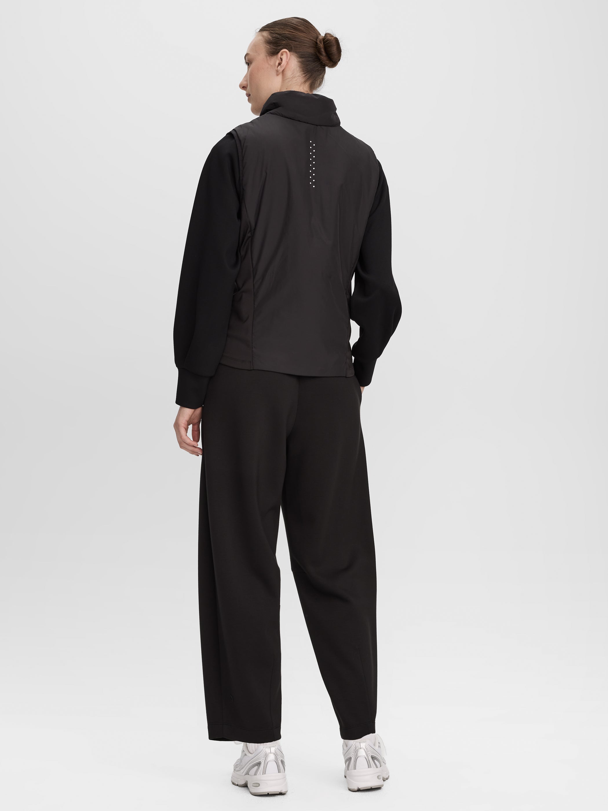 Lightweight Sleeveless Vest - Hyba