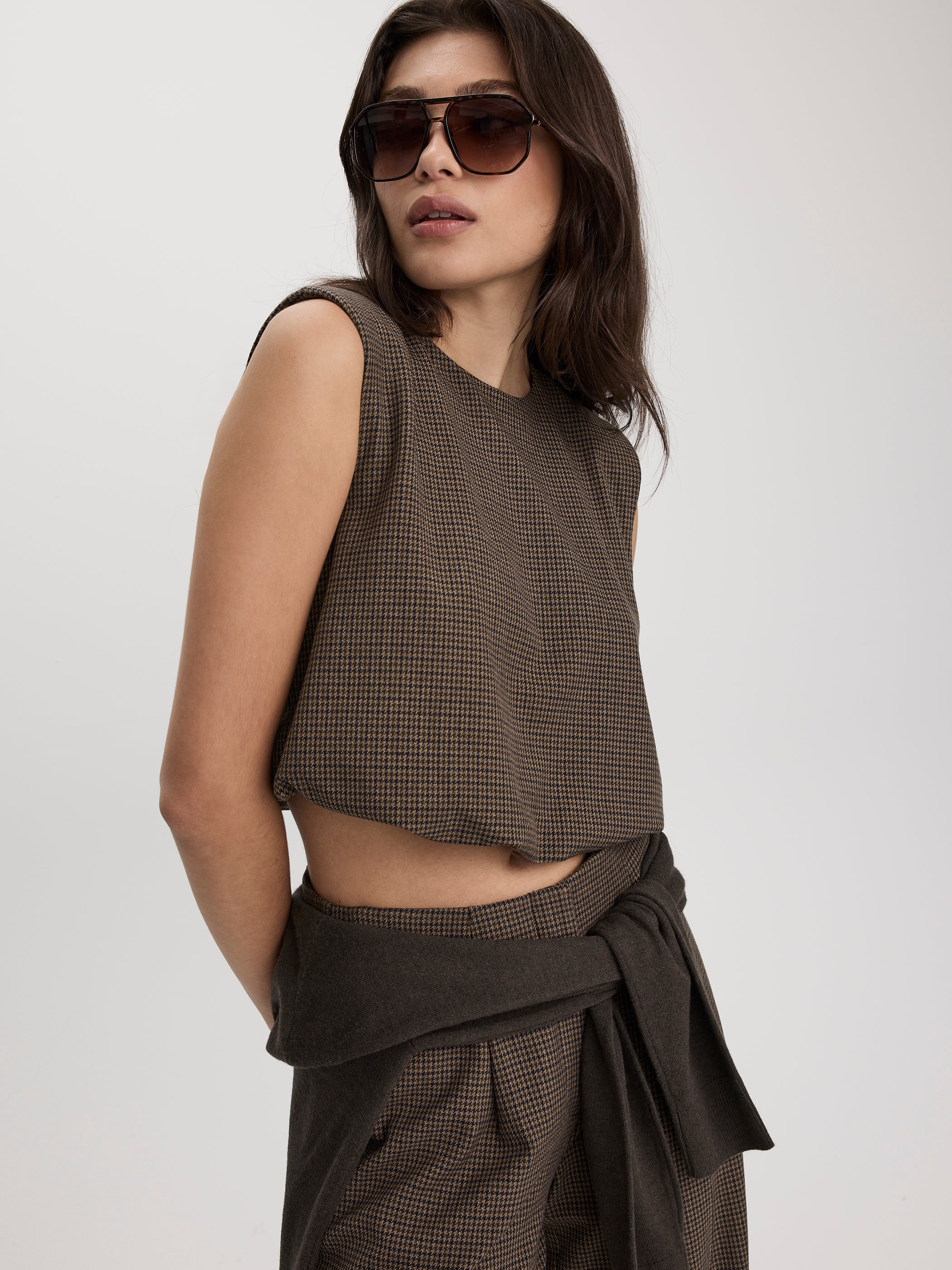 Sleeveless Crew-Neck Blouse with Shoulder Pads