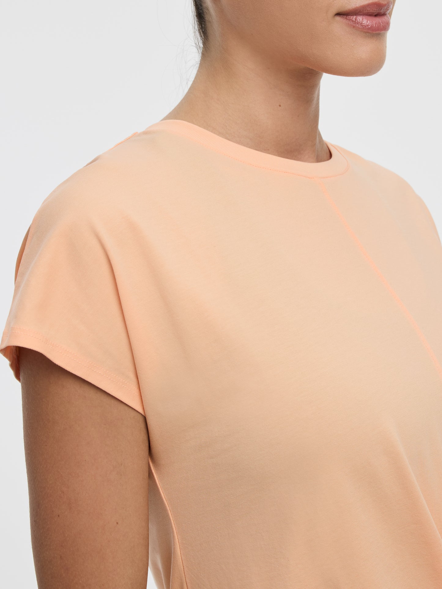 Crew-Neck T-Shirt with Twisted Front - Hyba