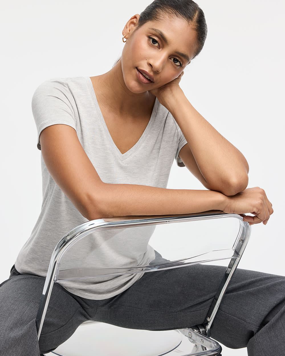 Short-Sleeve V-Neck Tee - R Essentials