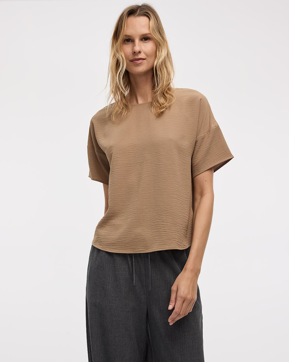 Blouse t-shirt à col rond et manches courtes