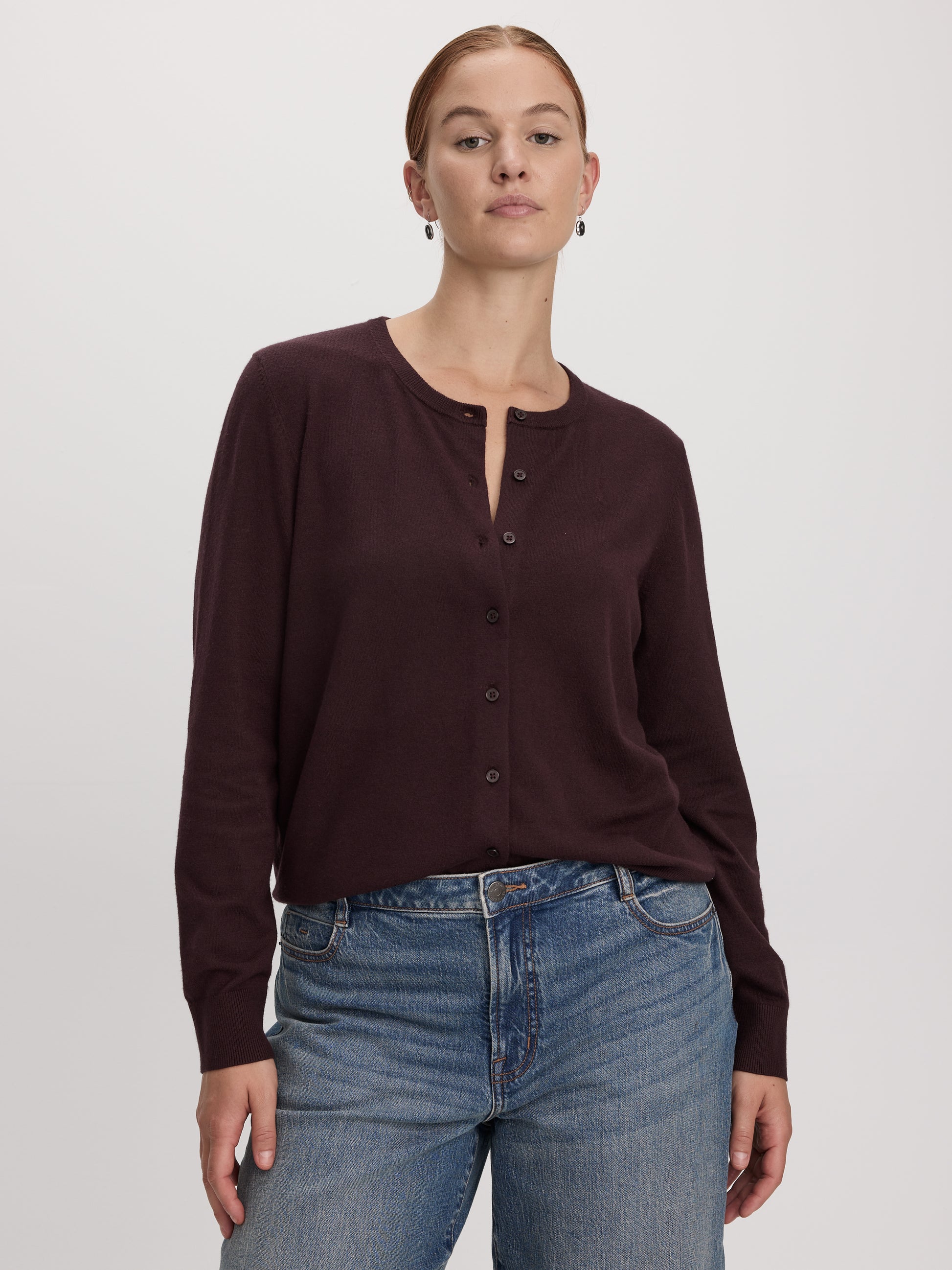 Crew-Neck Cardigan - R Essentials