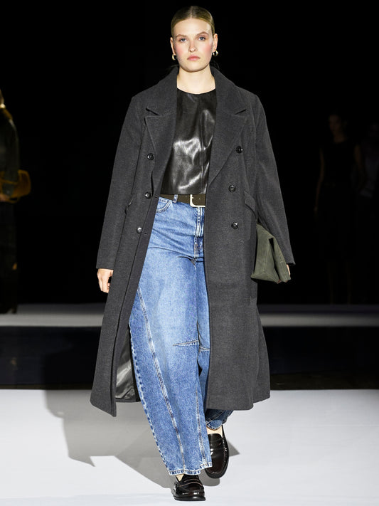 Mid-Rise Barrel Jean
